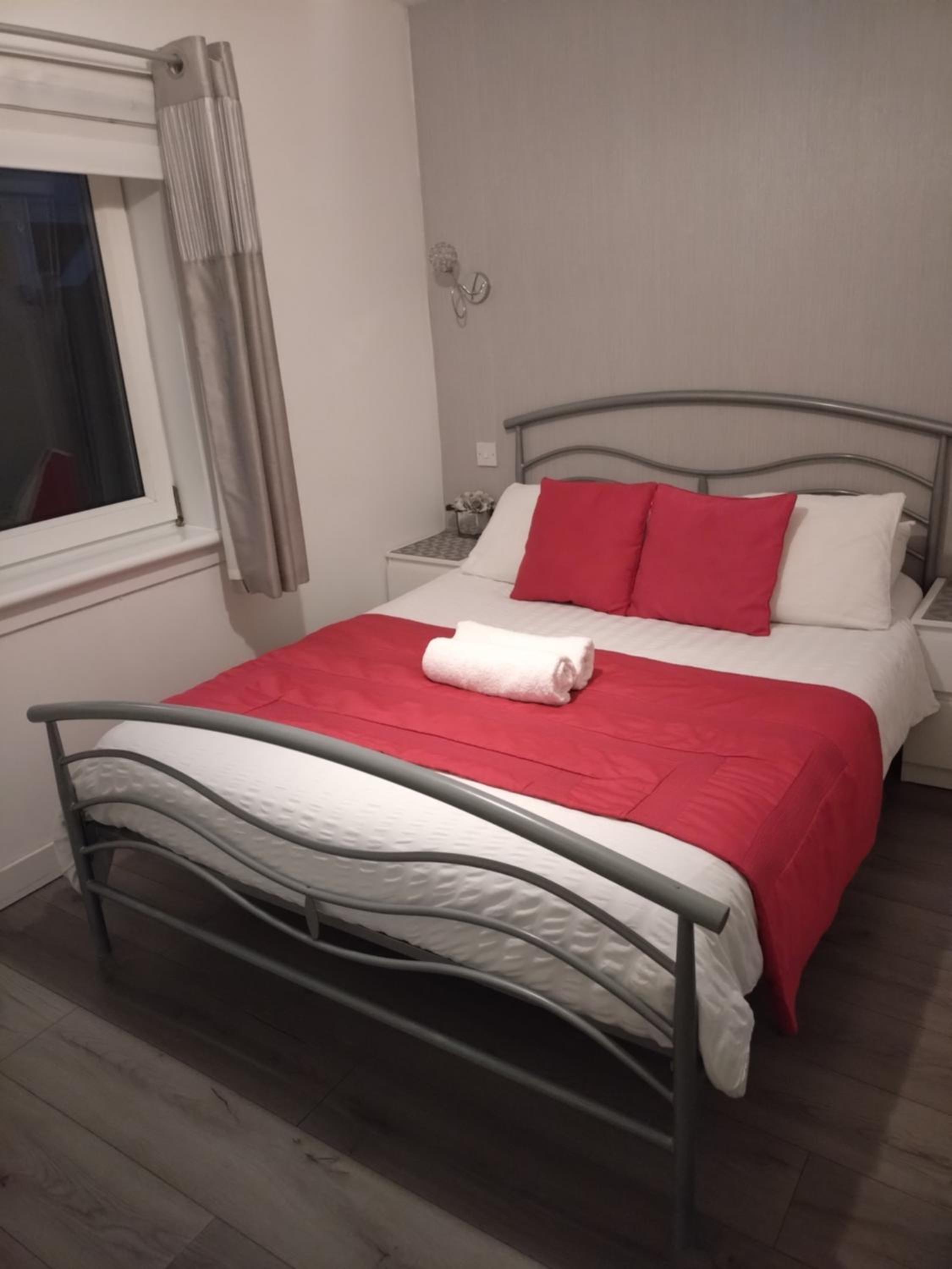 Double Room (no hot tub available) photo 1