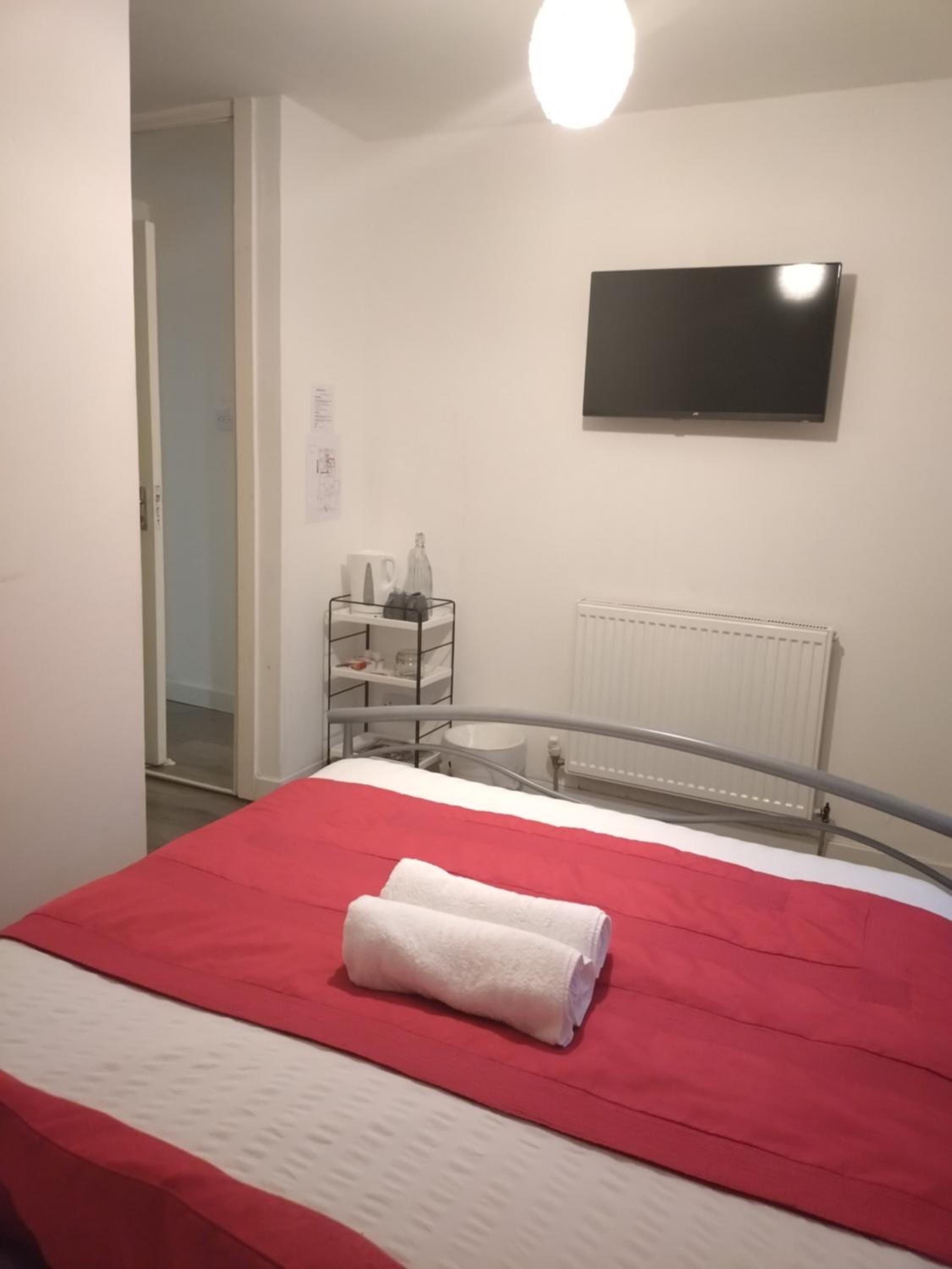 Double Room (no hot tub available) photo 2