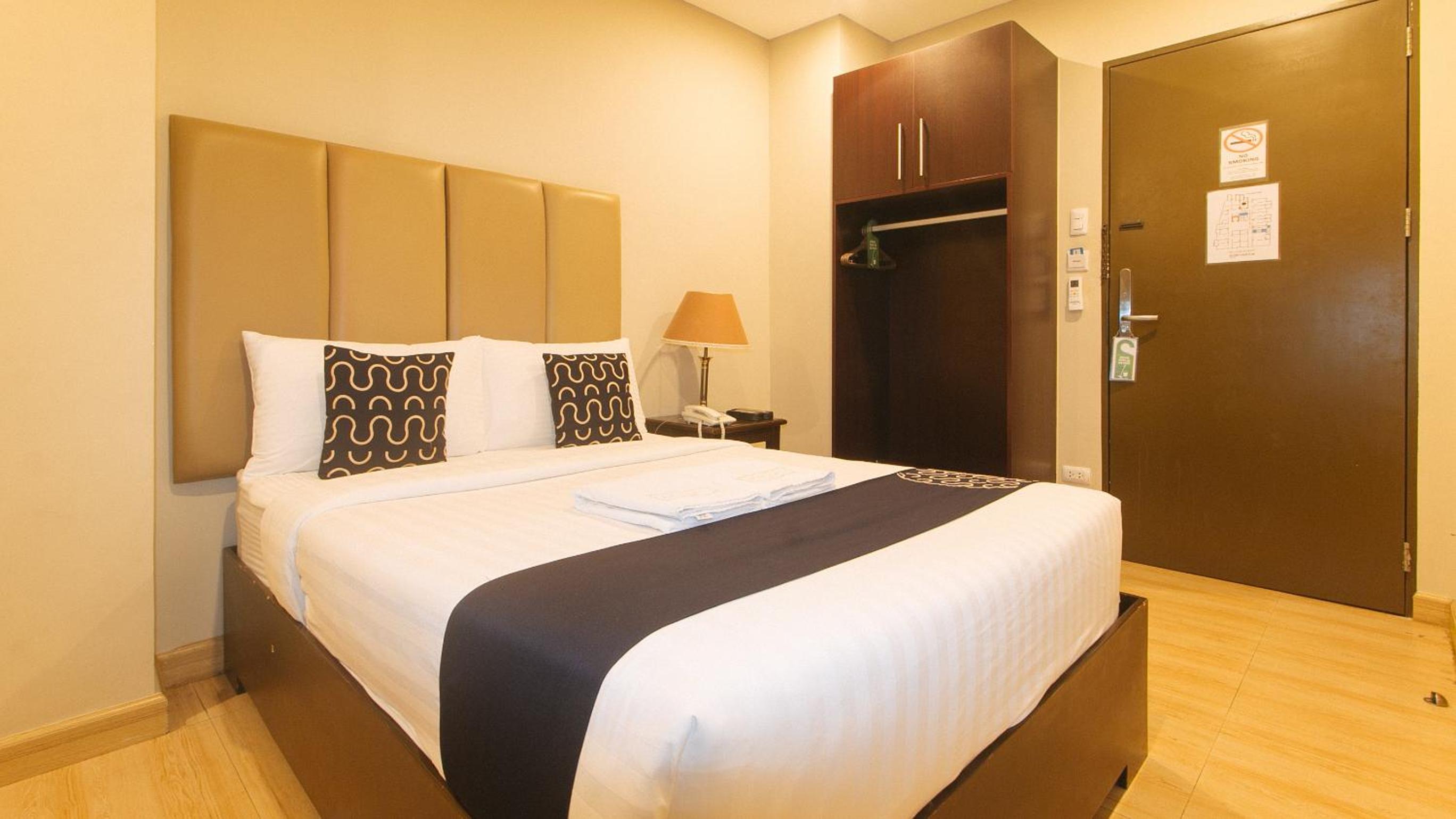 Deluxe Double Room - Photo 2