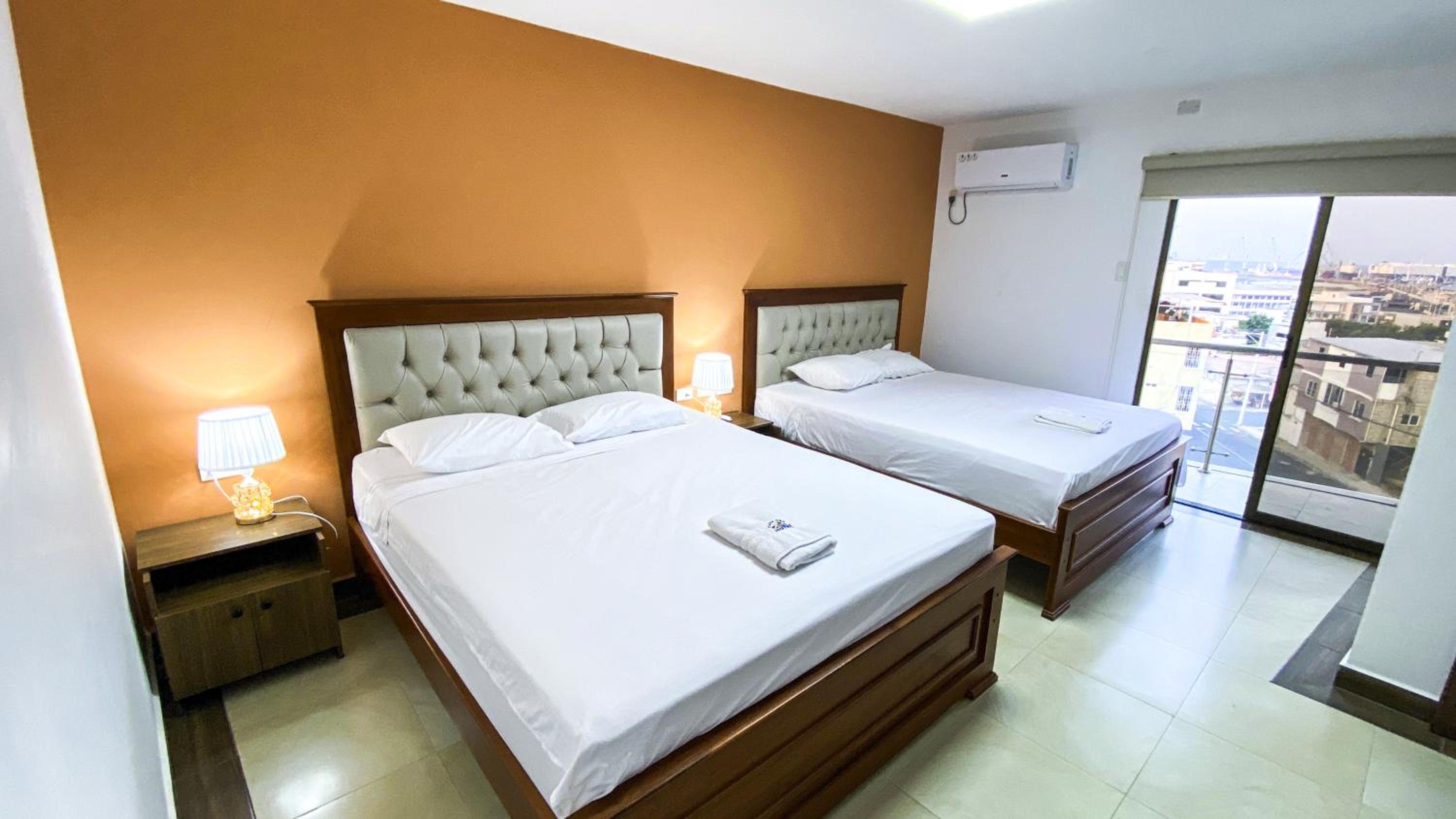 Standard Queen Room With Two Queen Beds photo 3