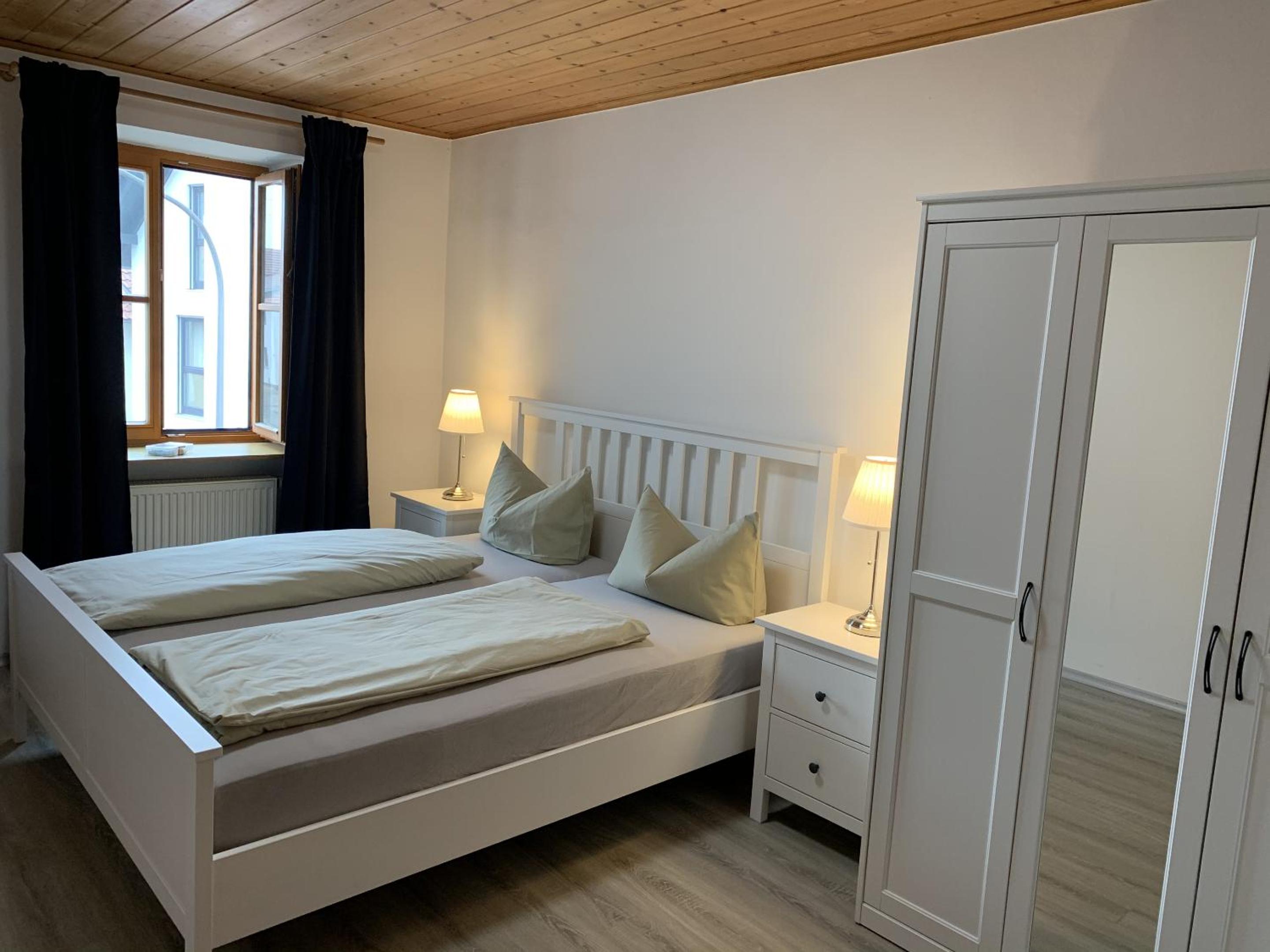 Double Room with Private Bathroom - Photo 1