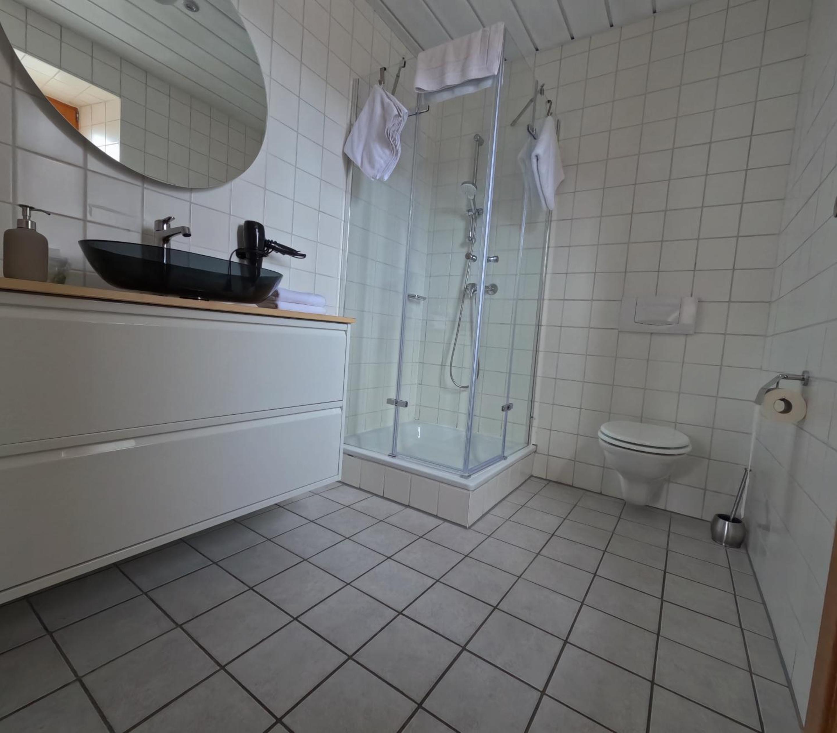 Double Room with Private Bathroom - Photo 6
