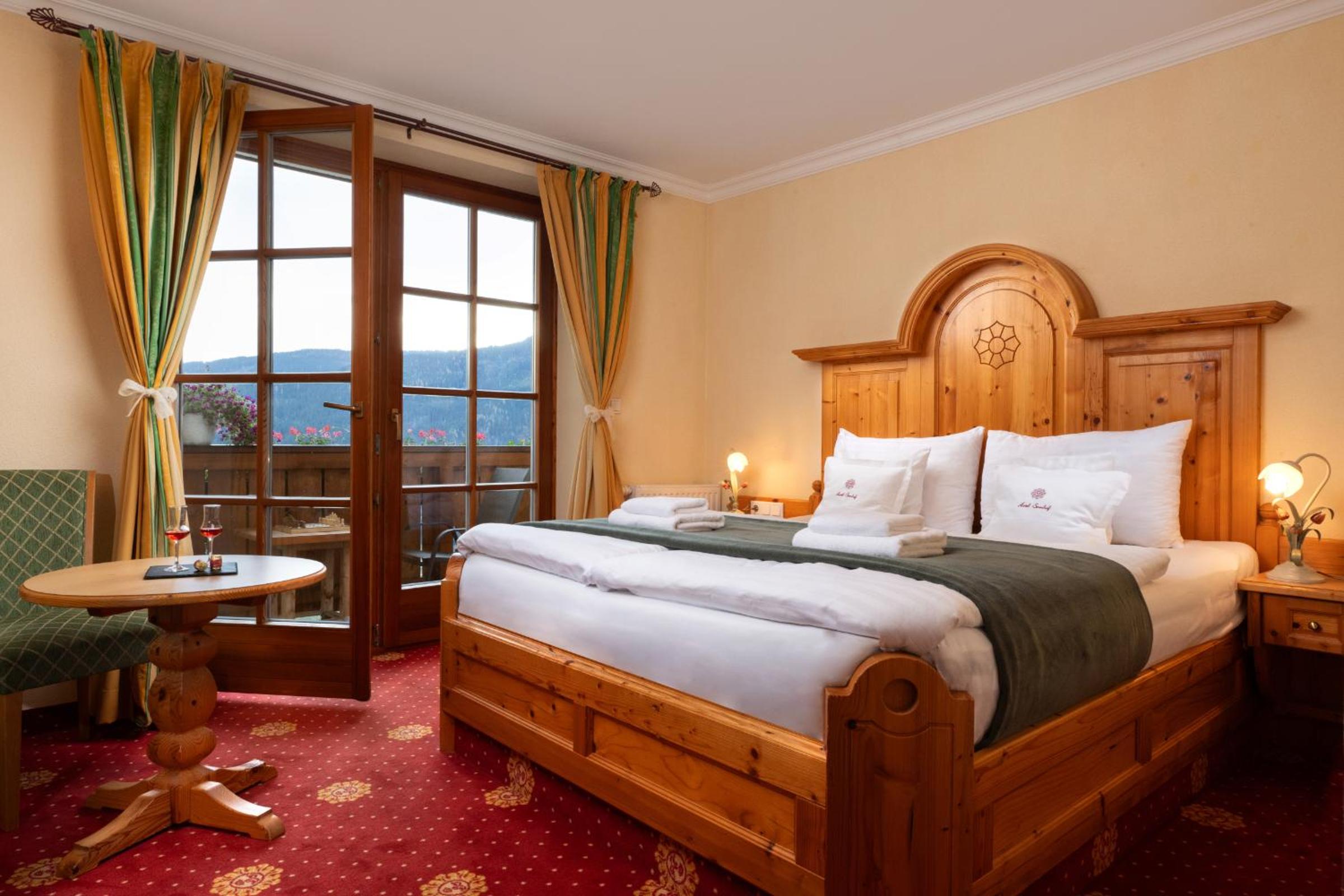 Double Room with Mountain View - Photo 1