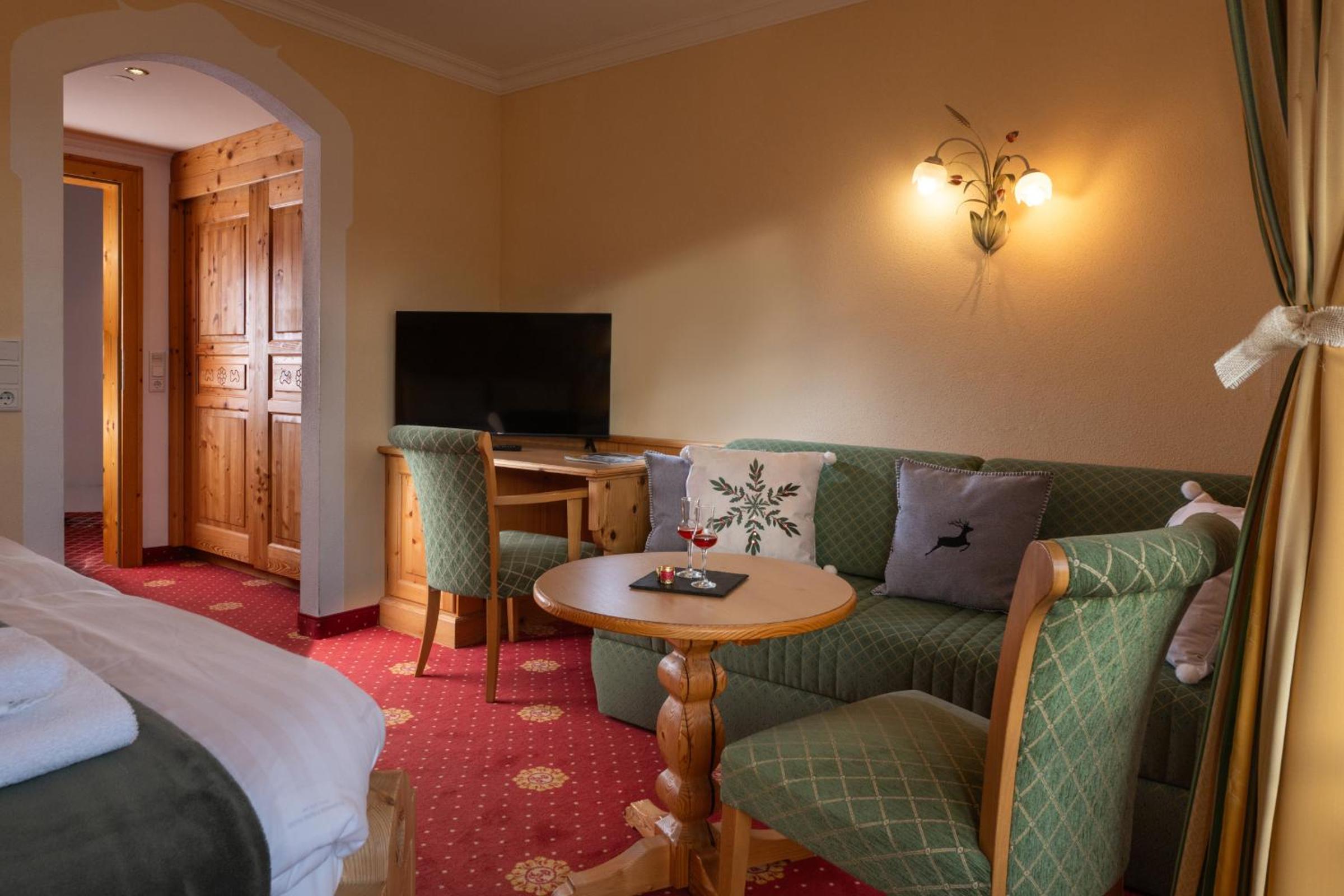 Double Room with Mountain View - Photo 7