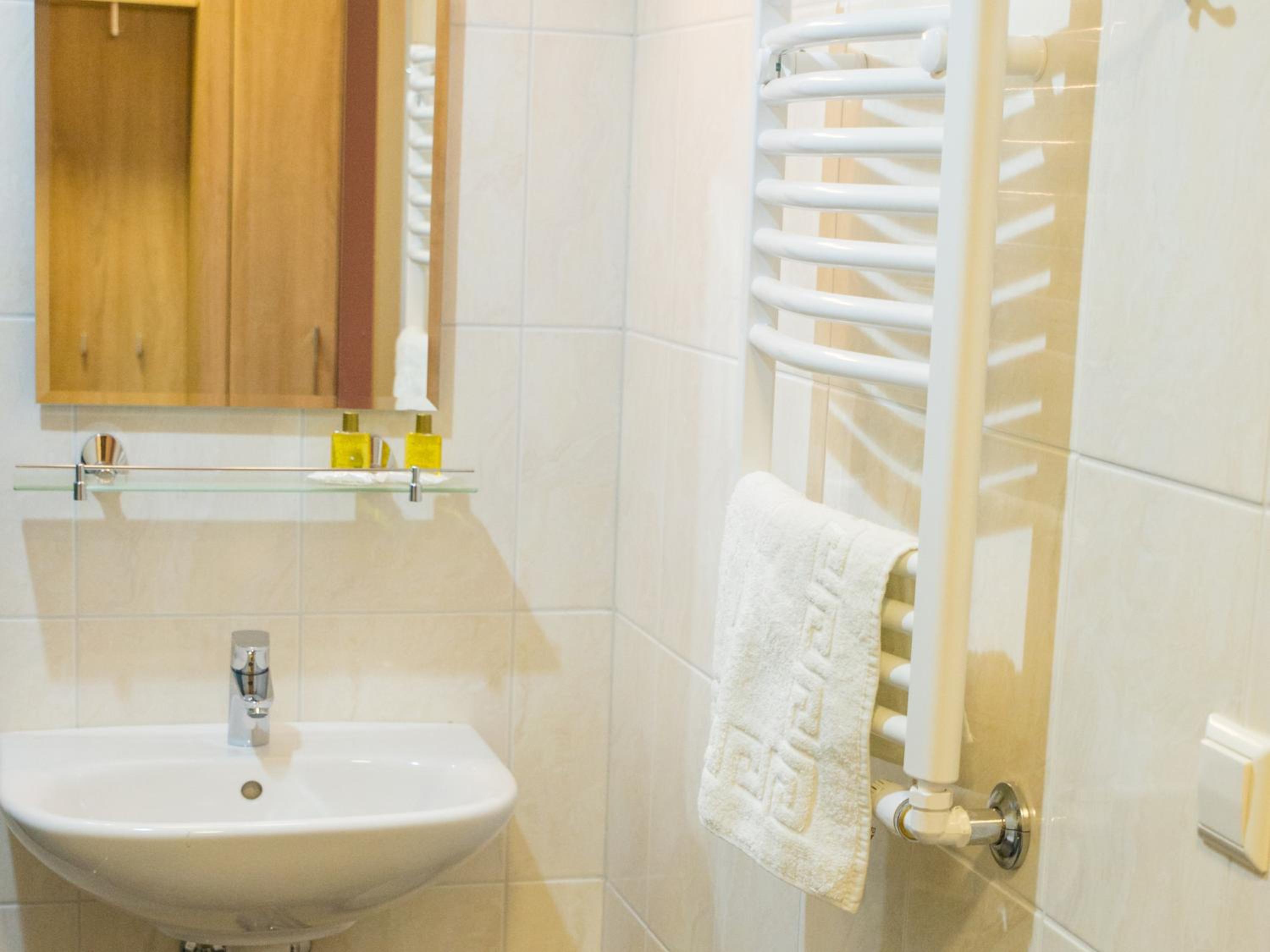 Standard Triple Room - Photo 10