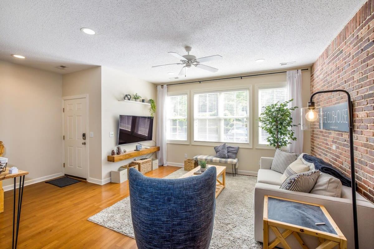 Three-Bedroom Apartment photo 1