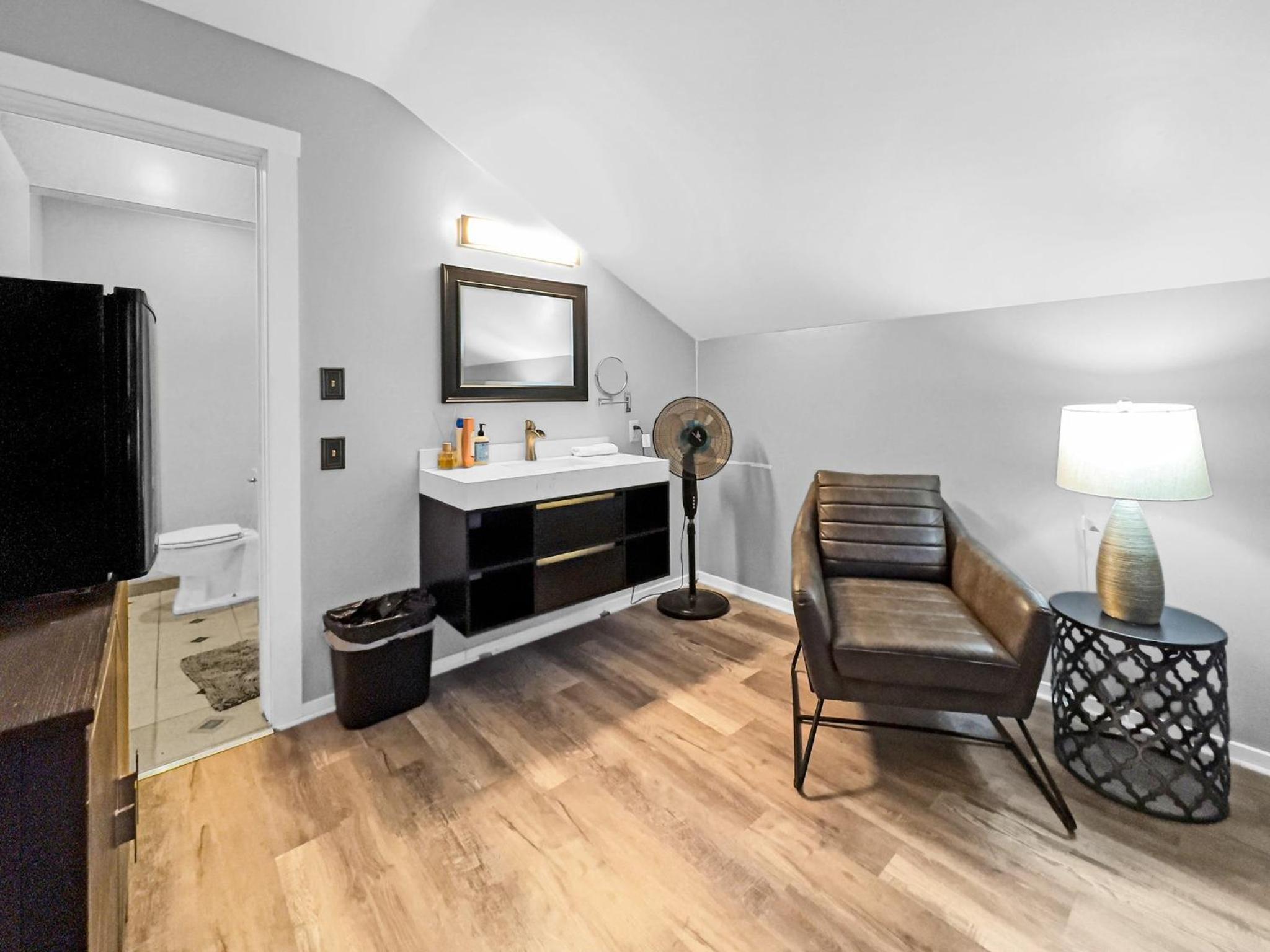 Deluxe Queen Room - Photo 2