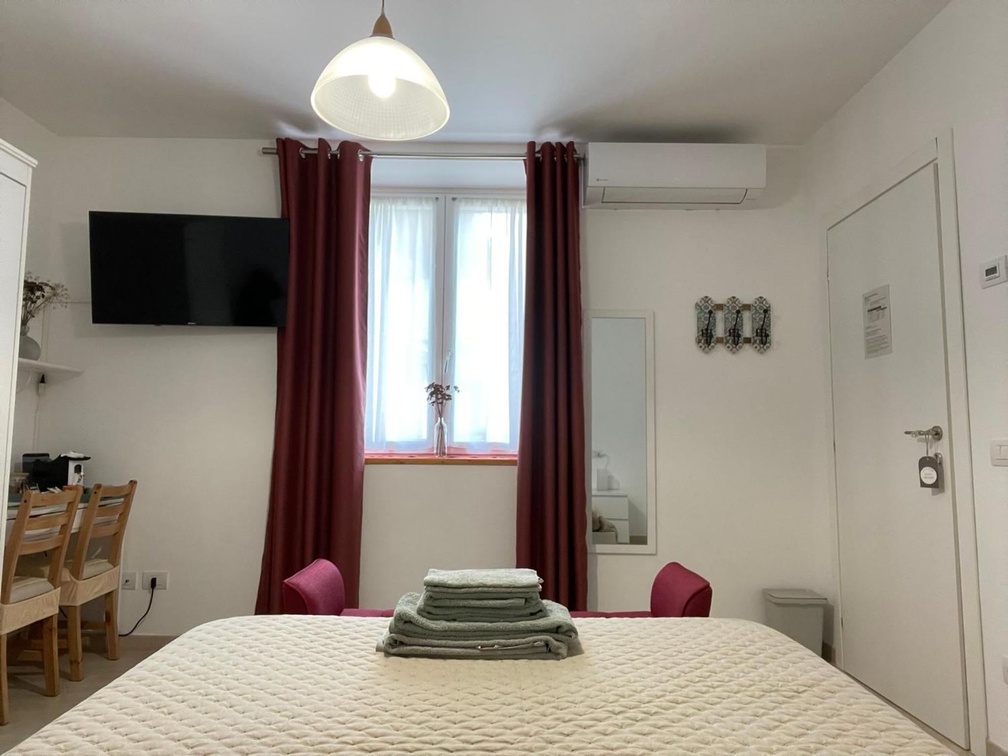 Large Double Room photo 2