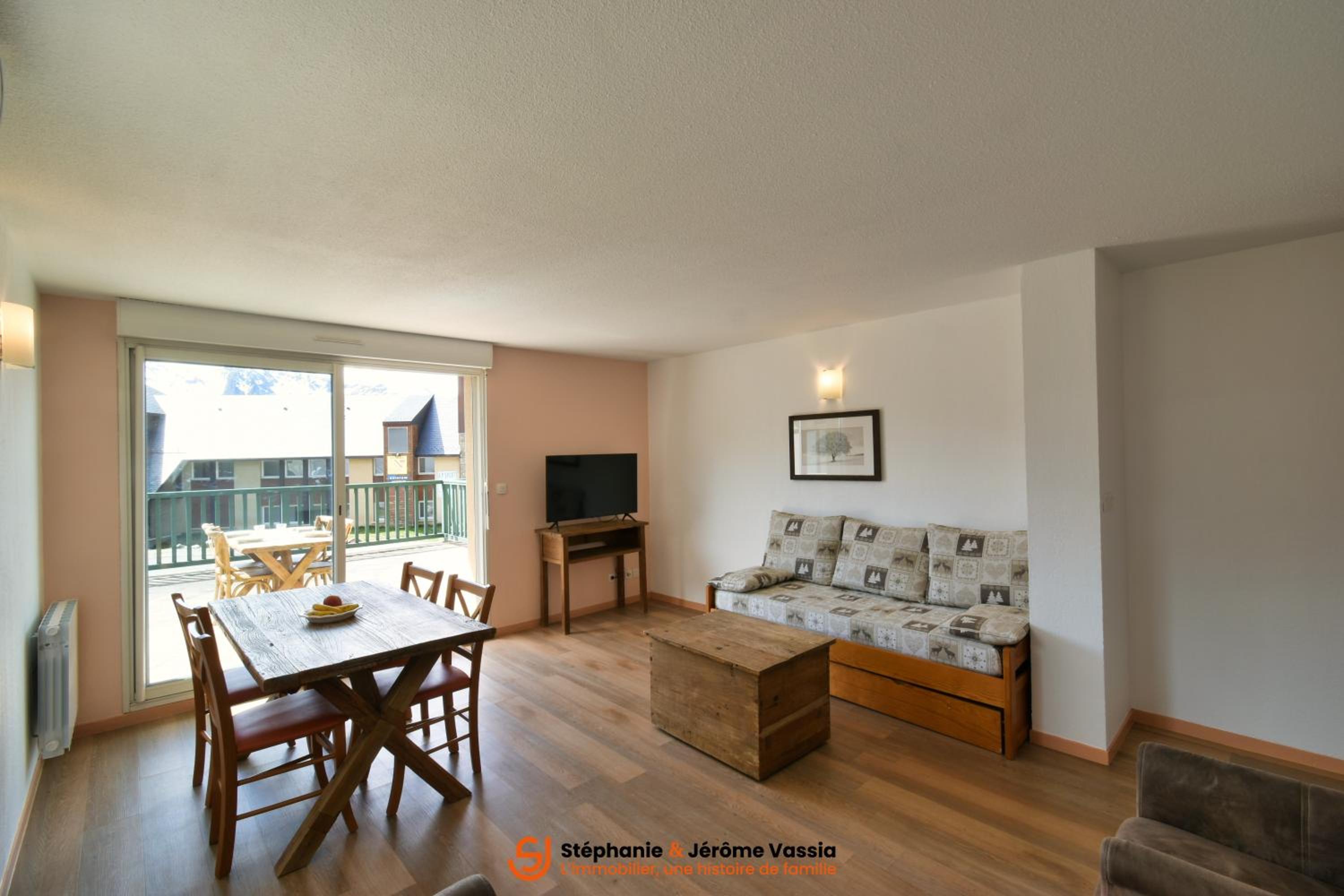 Two-Bedroom Apartment (8 Adults) photo 1