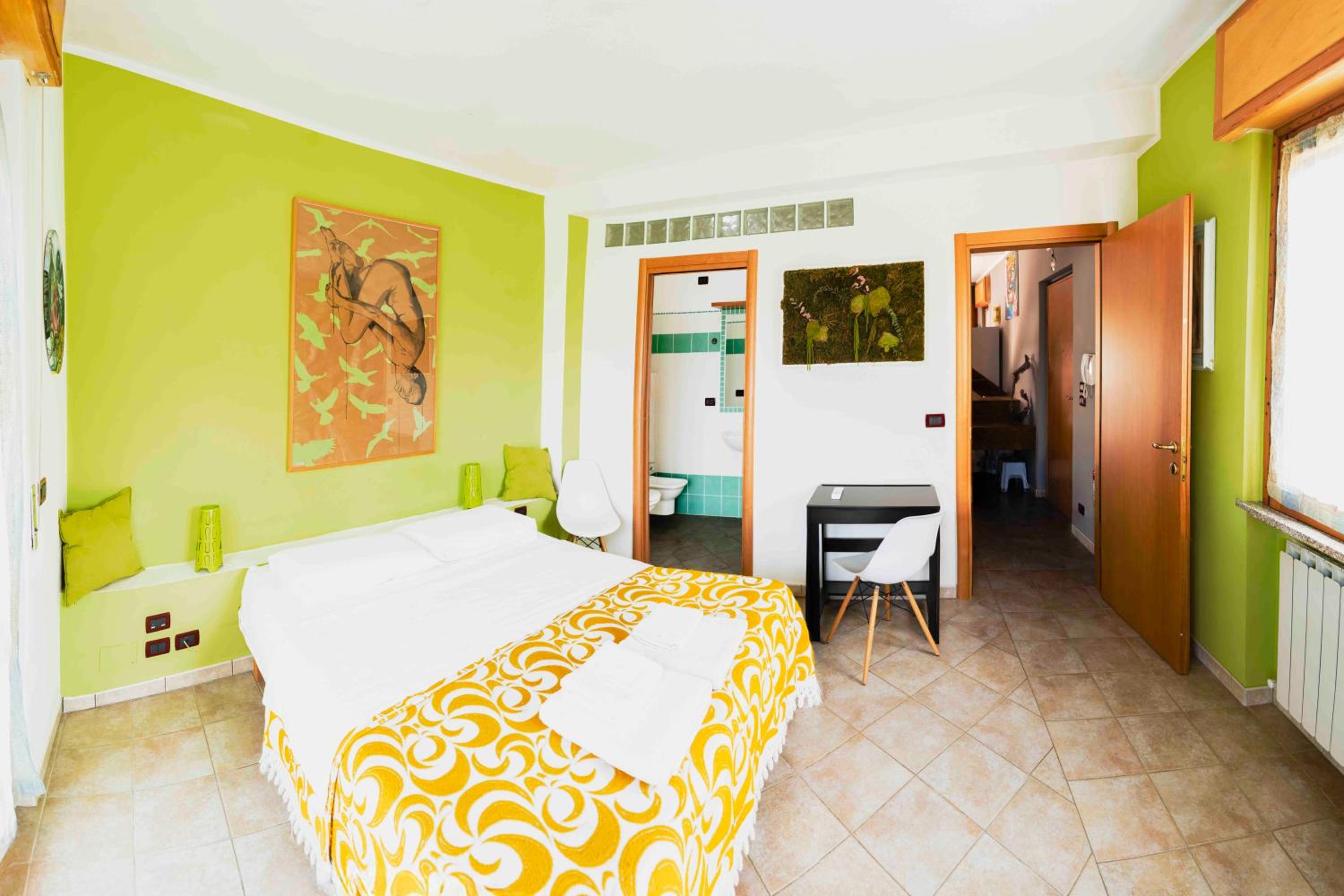 Double Room with Private Bathroom photo 2