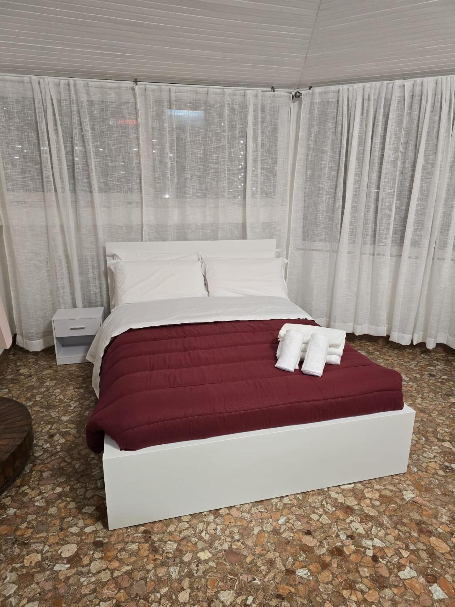 Quadruple Room with Private Bathroom photo 1