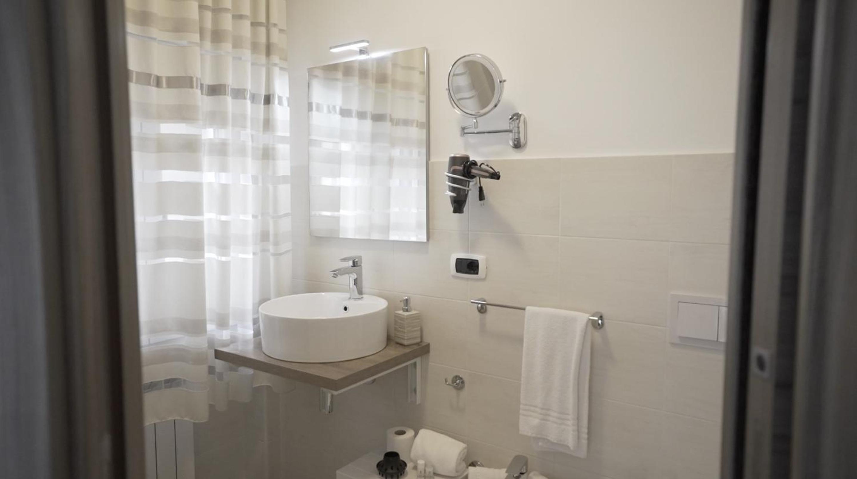 Double Room with Terrace - Photo 6