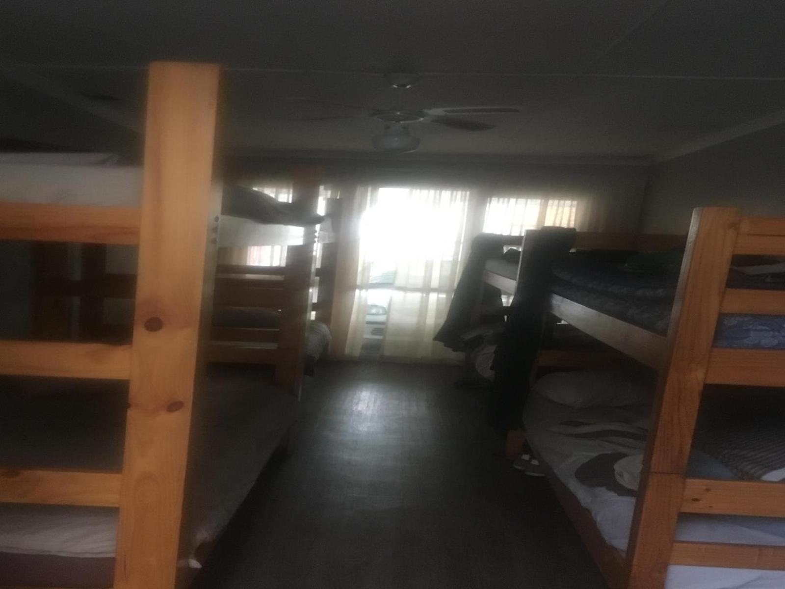 6-Bed Mixed Dormitory Room photo 1