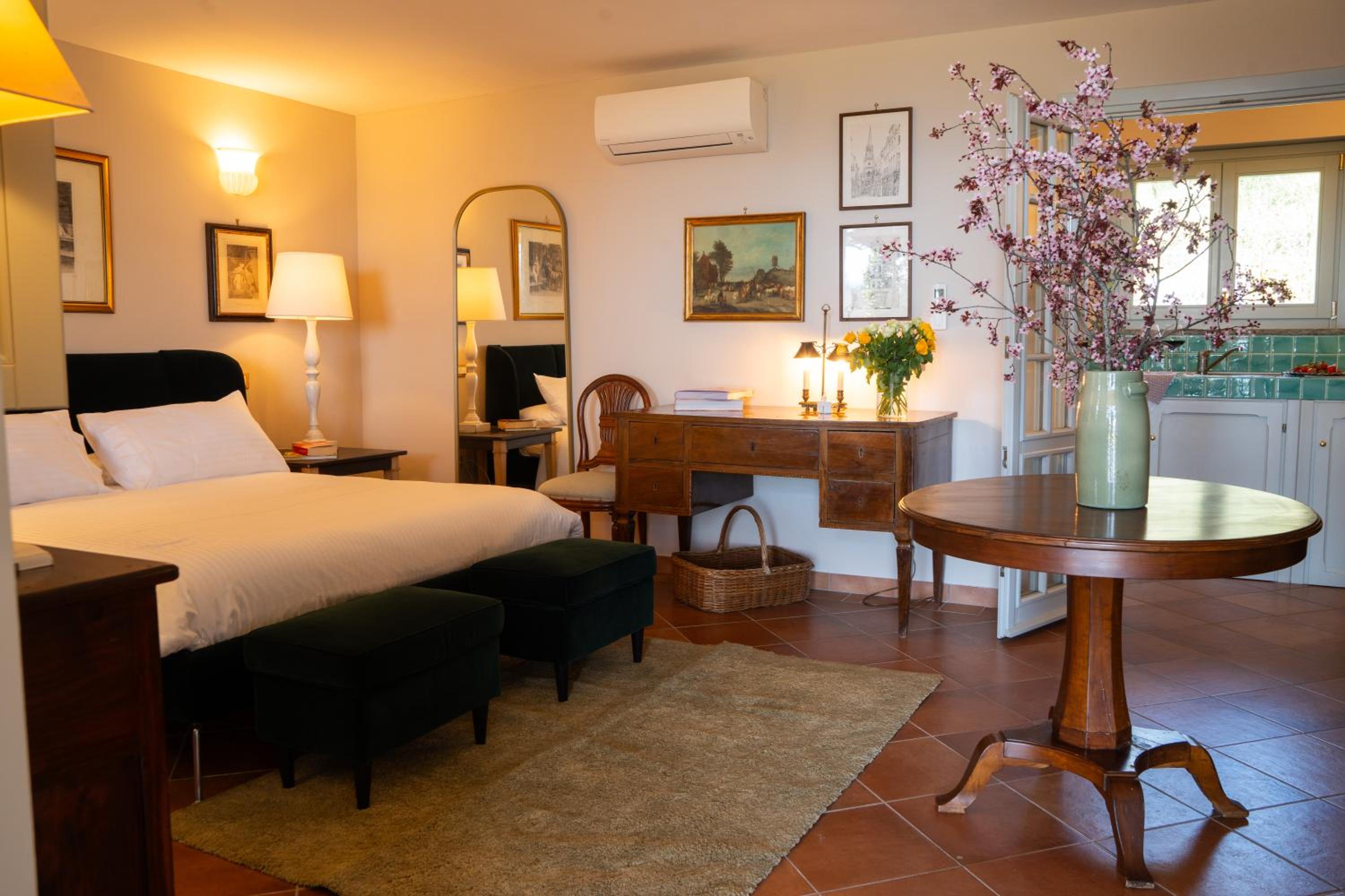 Double Room with Patio - Photo 8