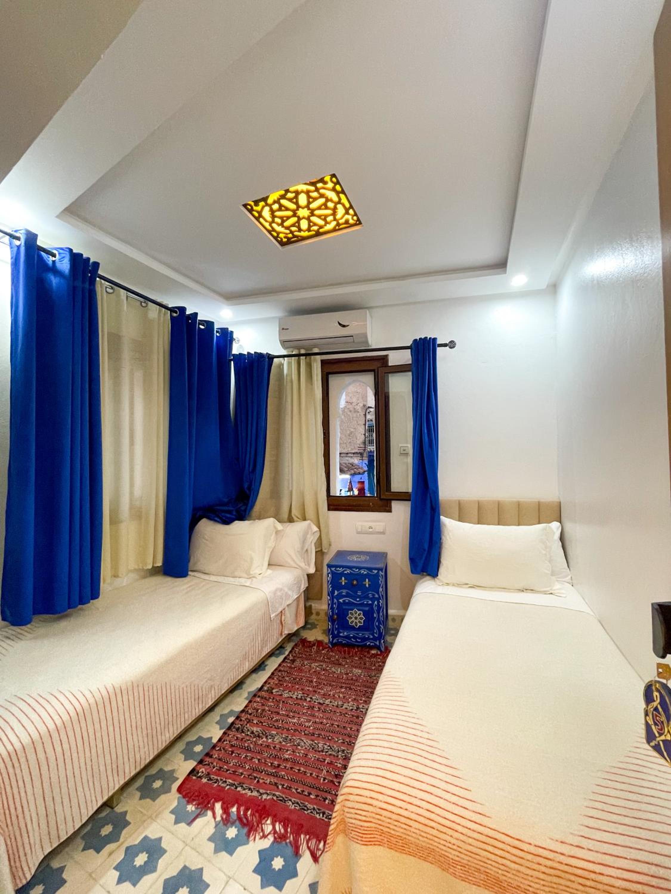 Twin Room with Shower - Photo 1
