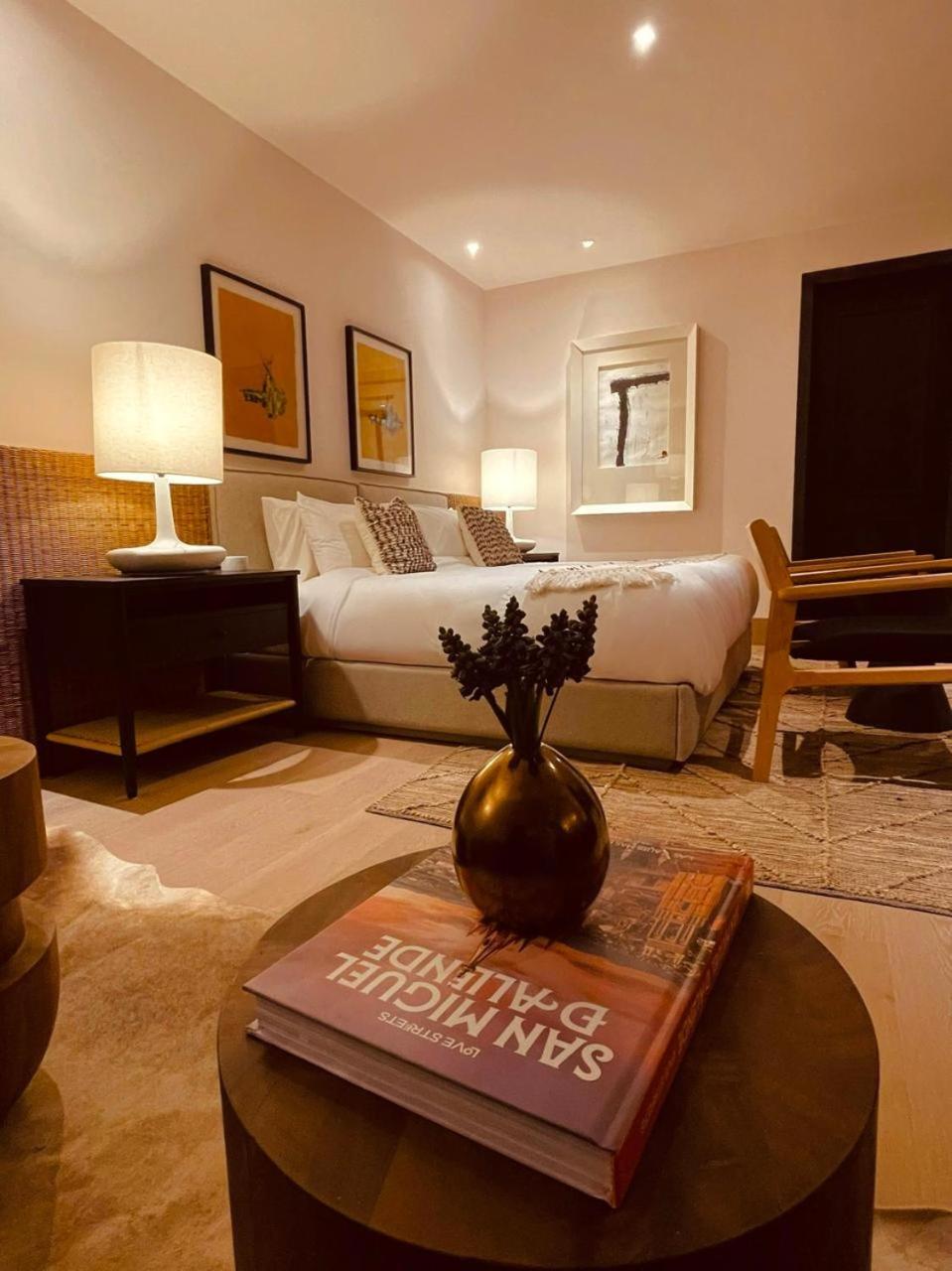 Deluxe Junior Suite - Photo 2