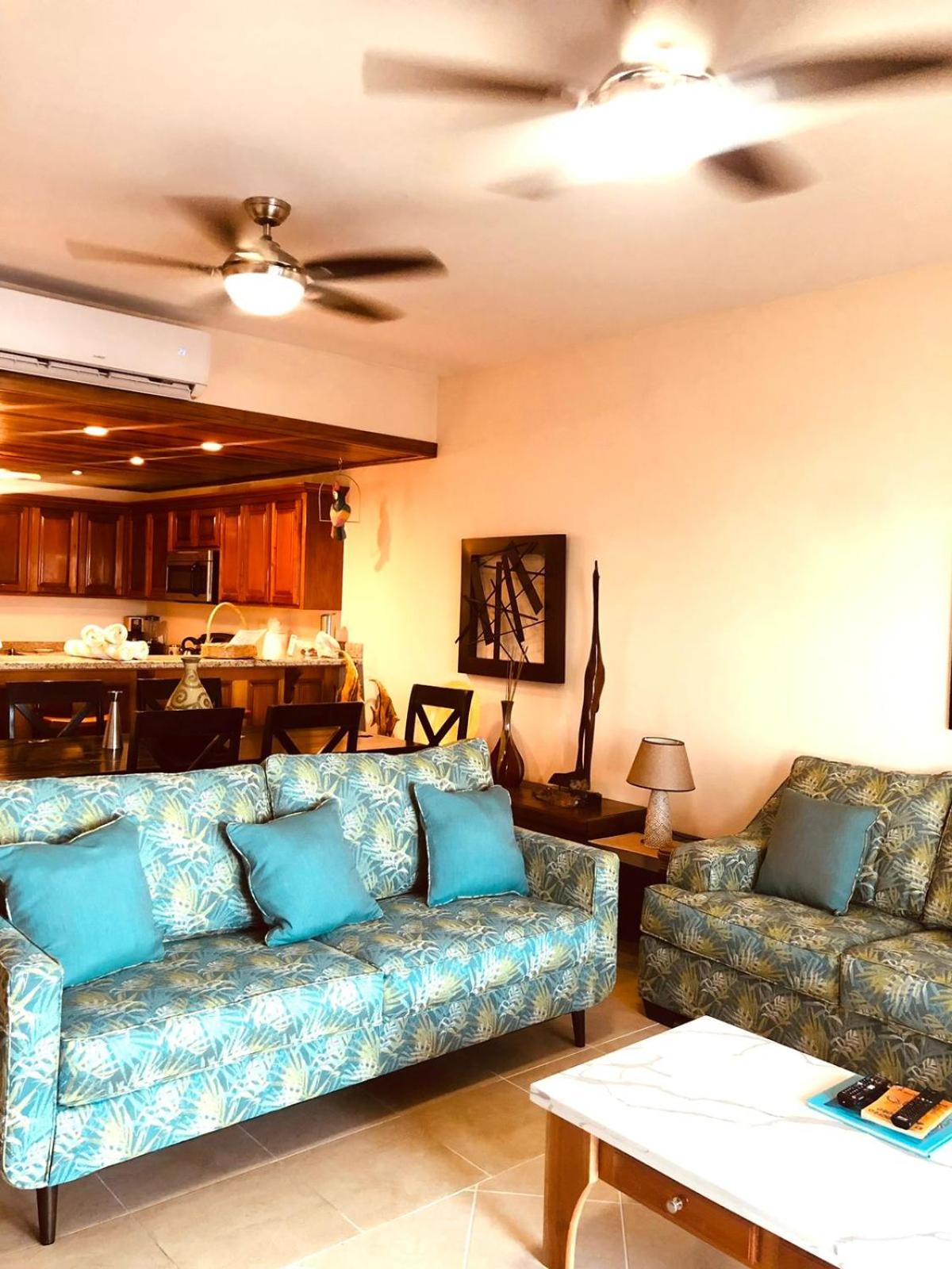 King Suite with Pool View