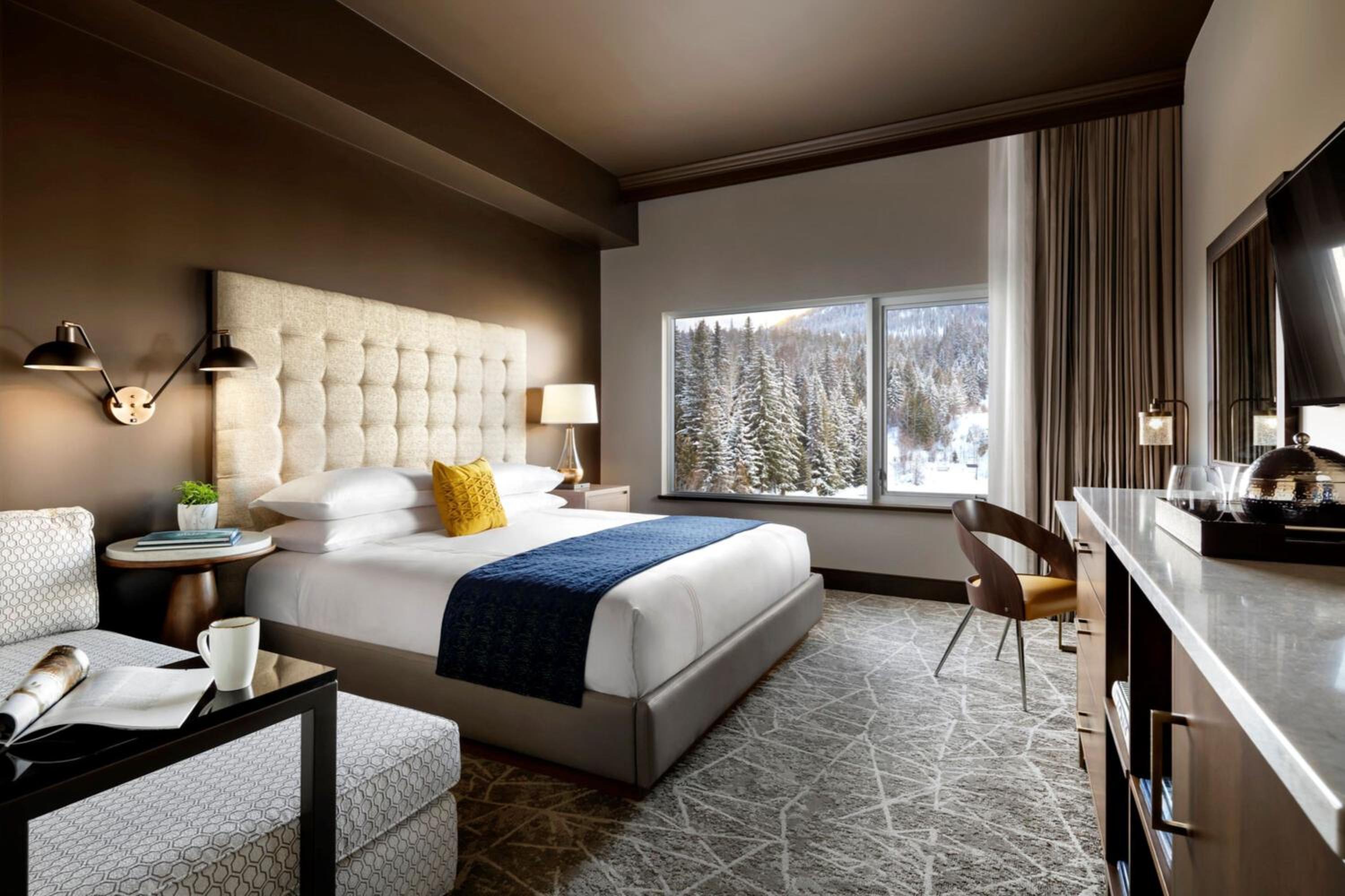 Junior King Suite with Inland View