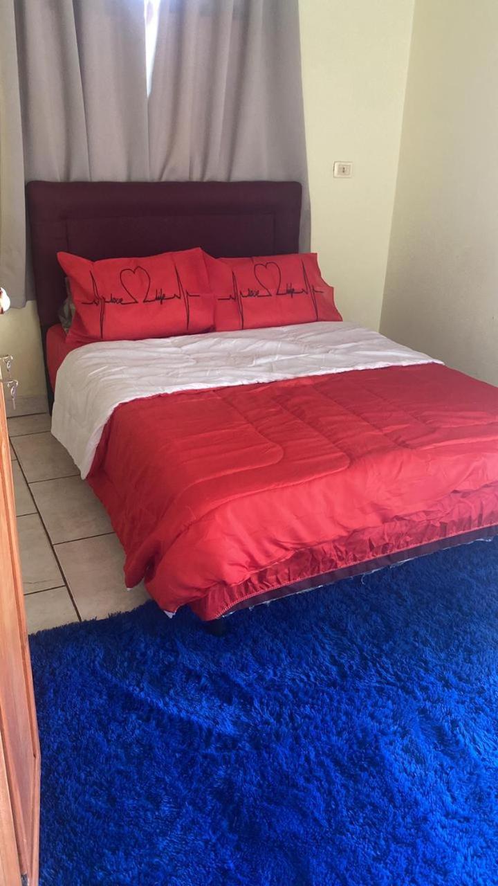 Standard Single Room With Shared Bathroom photo 1