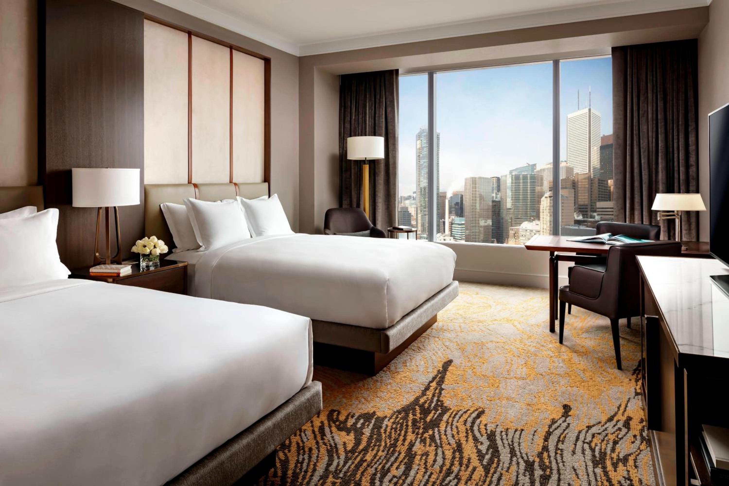 Club Lounge Access Lake Ontario View Room - 2 Queen beds thumbnail 5