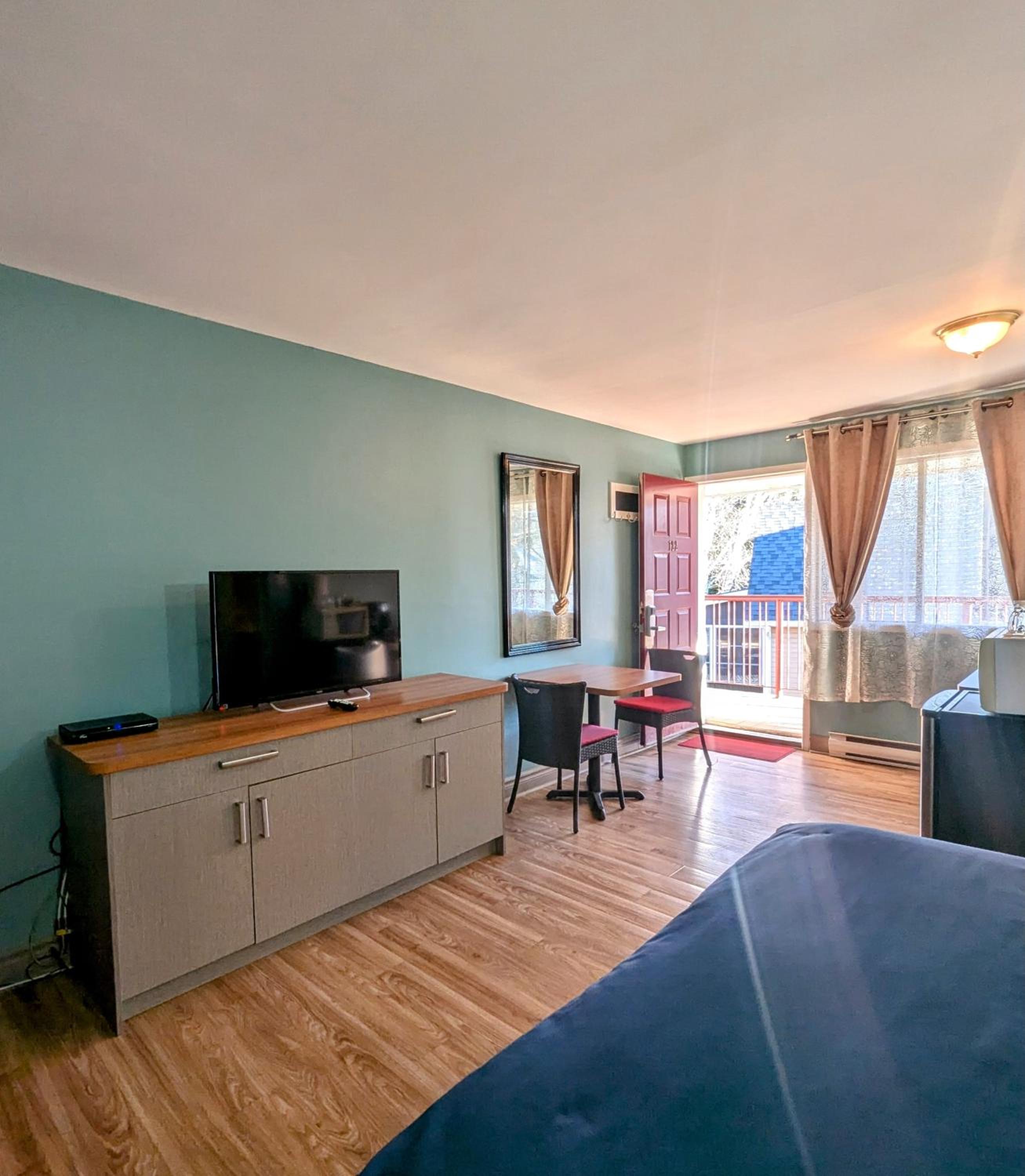 Queen Room photo 3