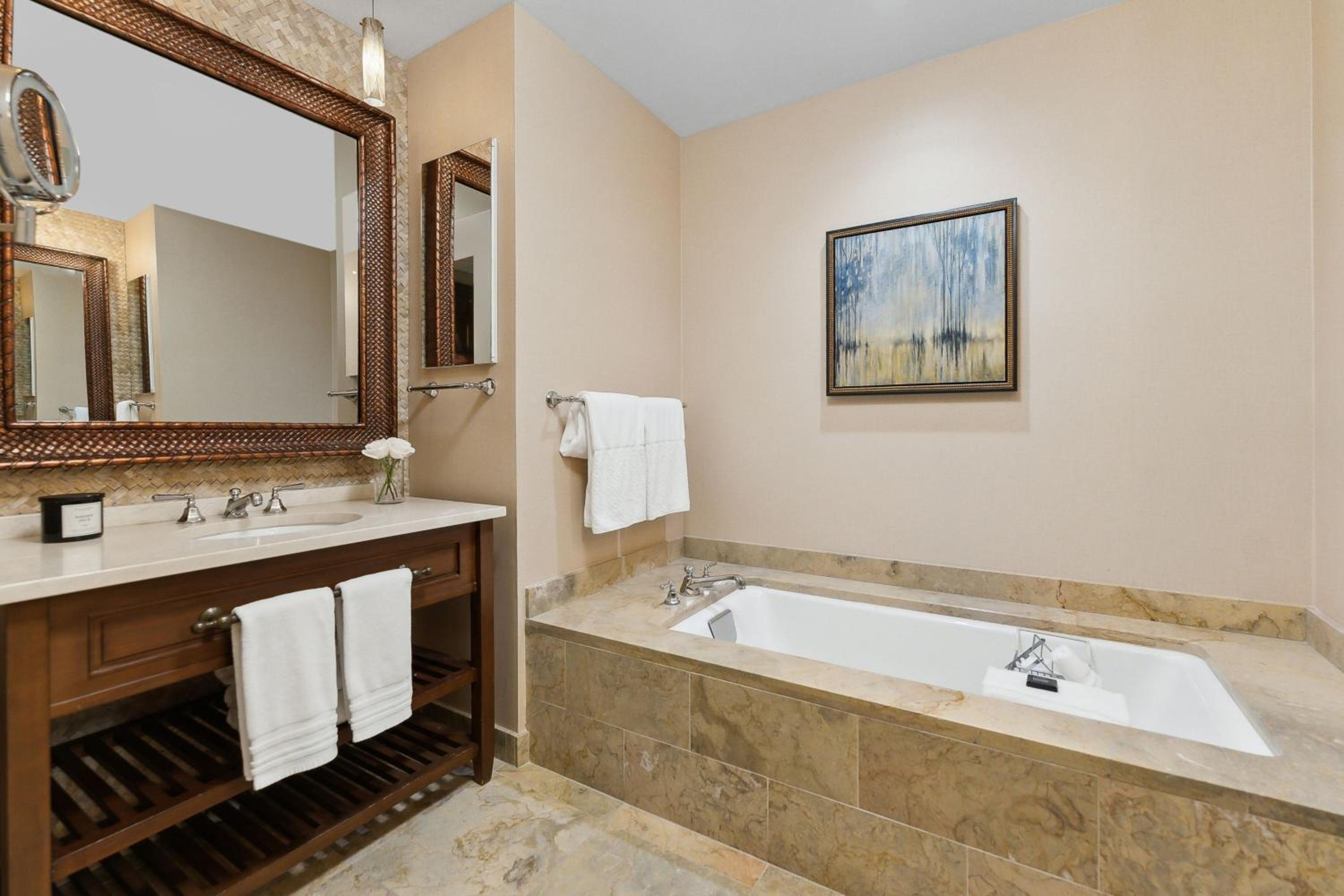 Two-Bedroom Residence with Fireplace and Valley View photo 2