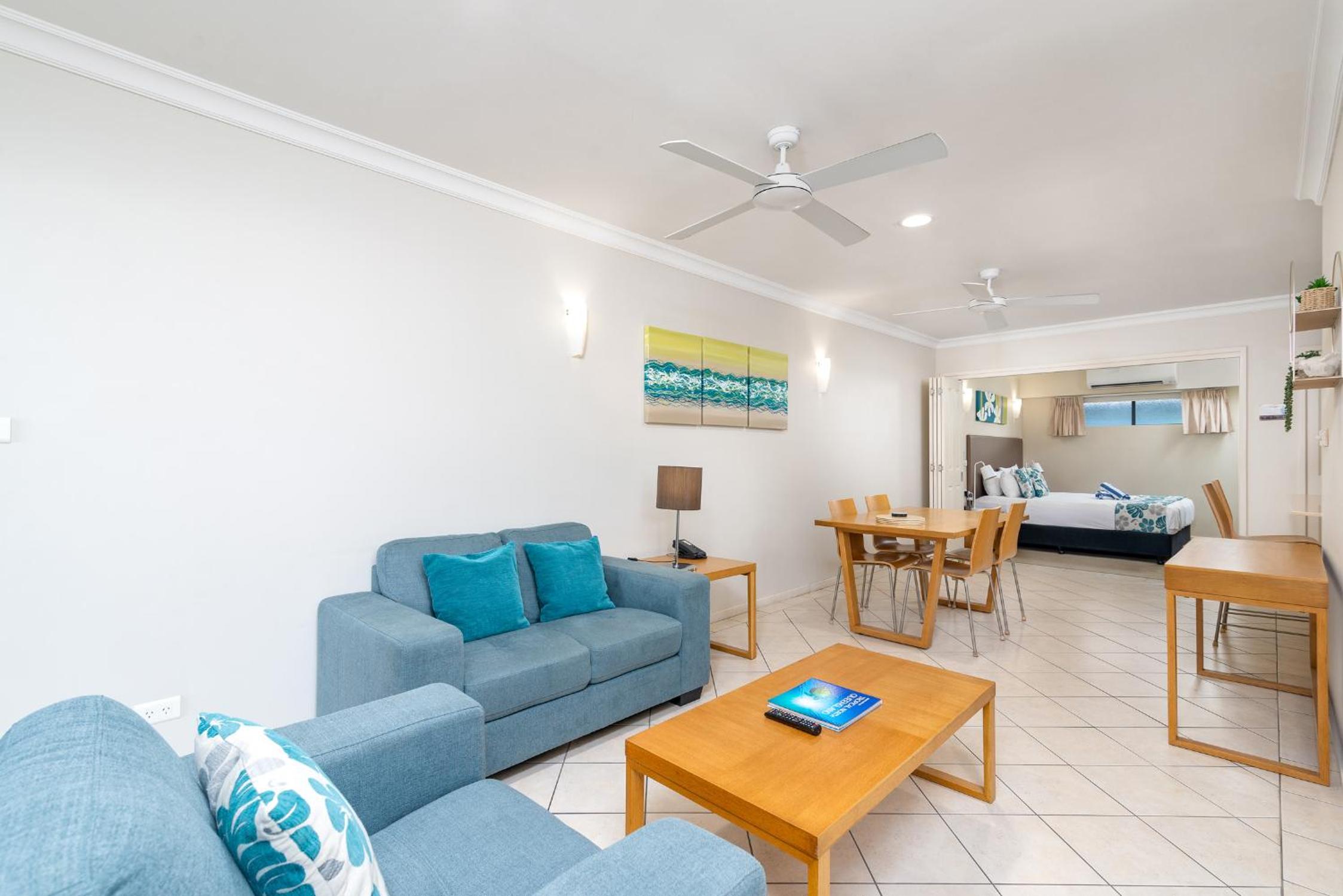 Two-Bedroom Apartment with Pool View photo 1