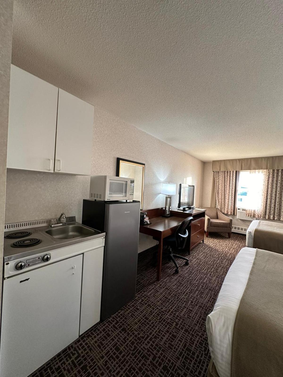 Deluxe Quadruple Room - Photo 3
