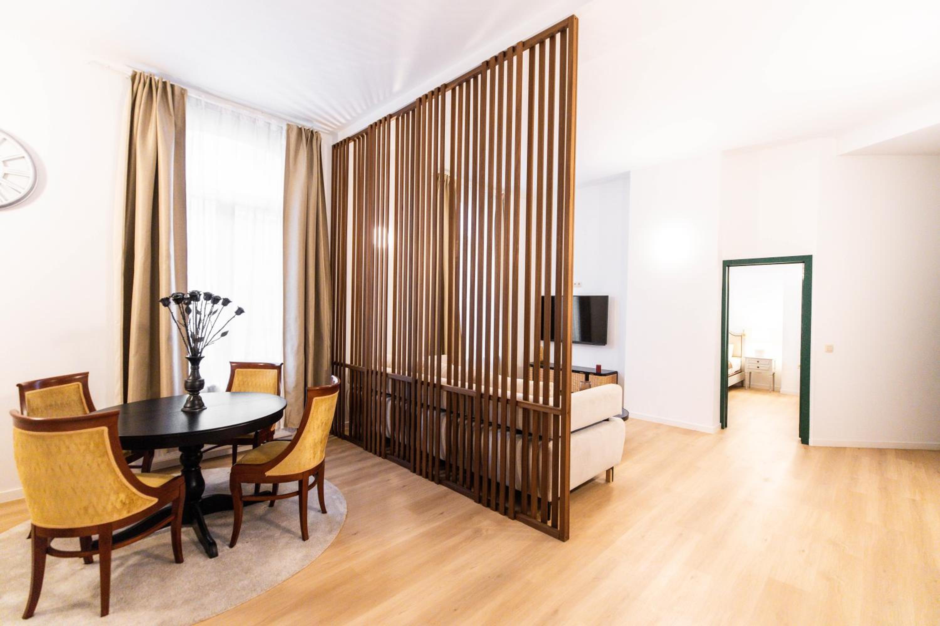 One-Bedroom Deluxe Apartment