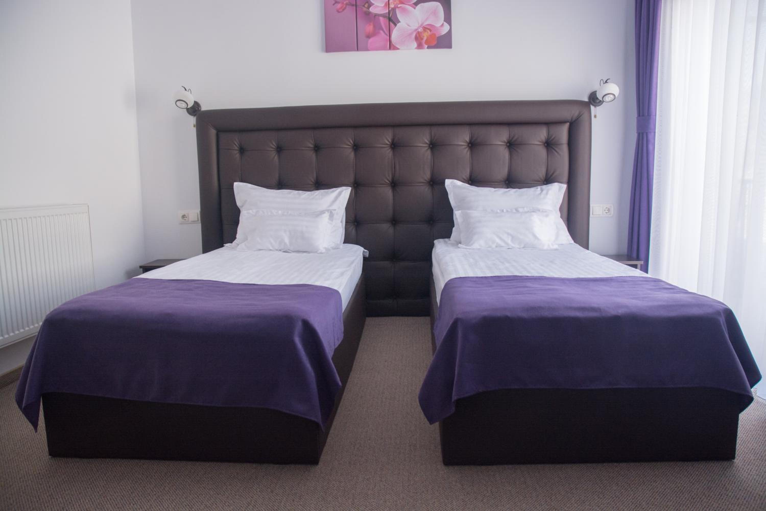 Twin Room - Photo 1