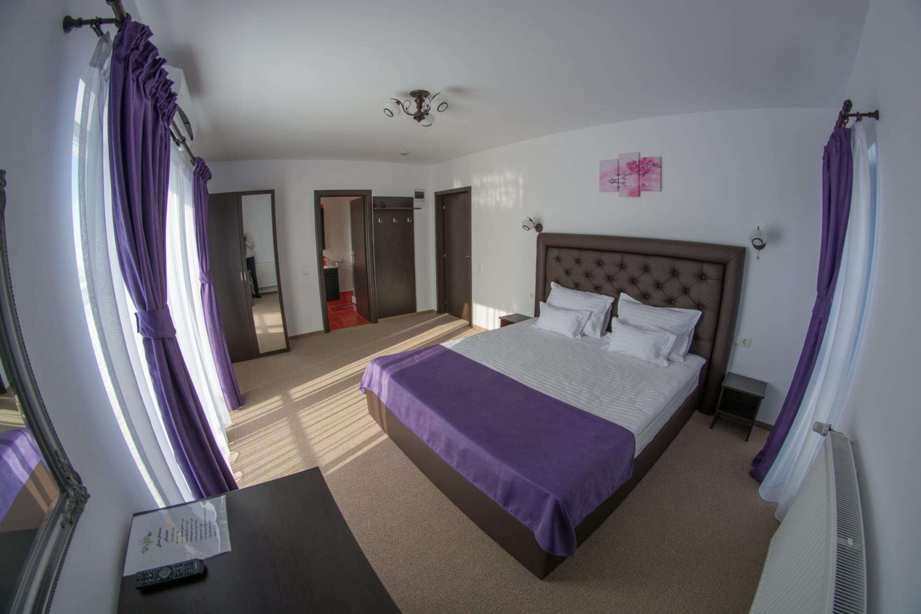 Double Room - Photo 1