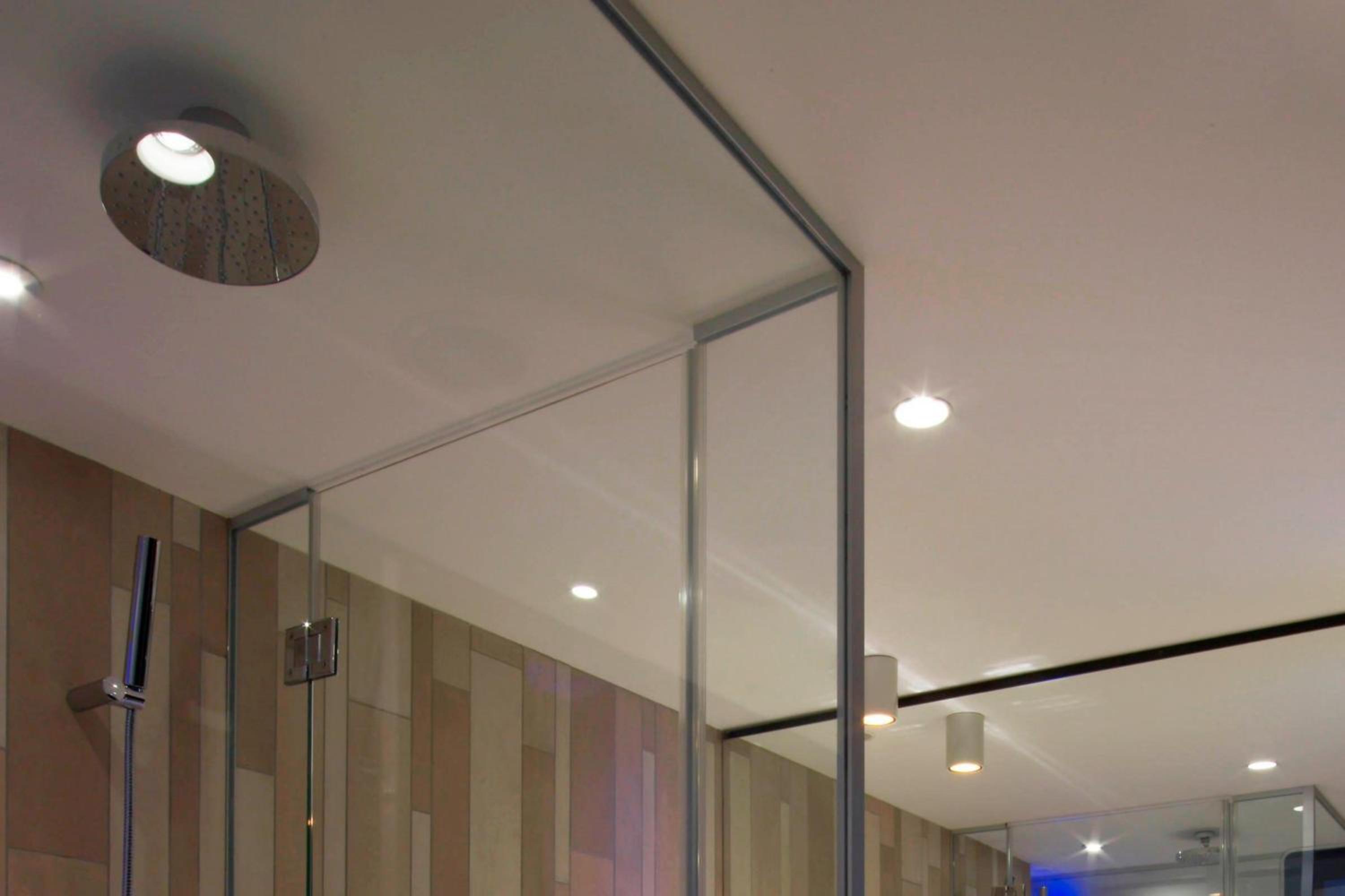 Cool Corner Suite, Suite, 1 King, Corner room