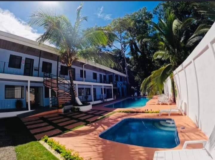 Villa photo 1