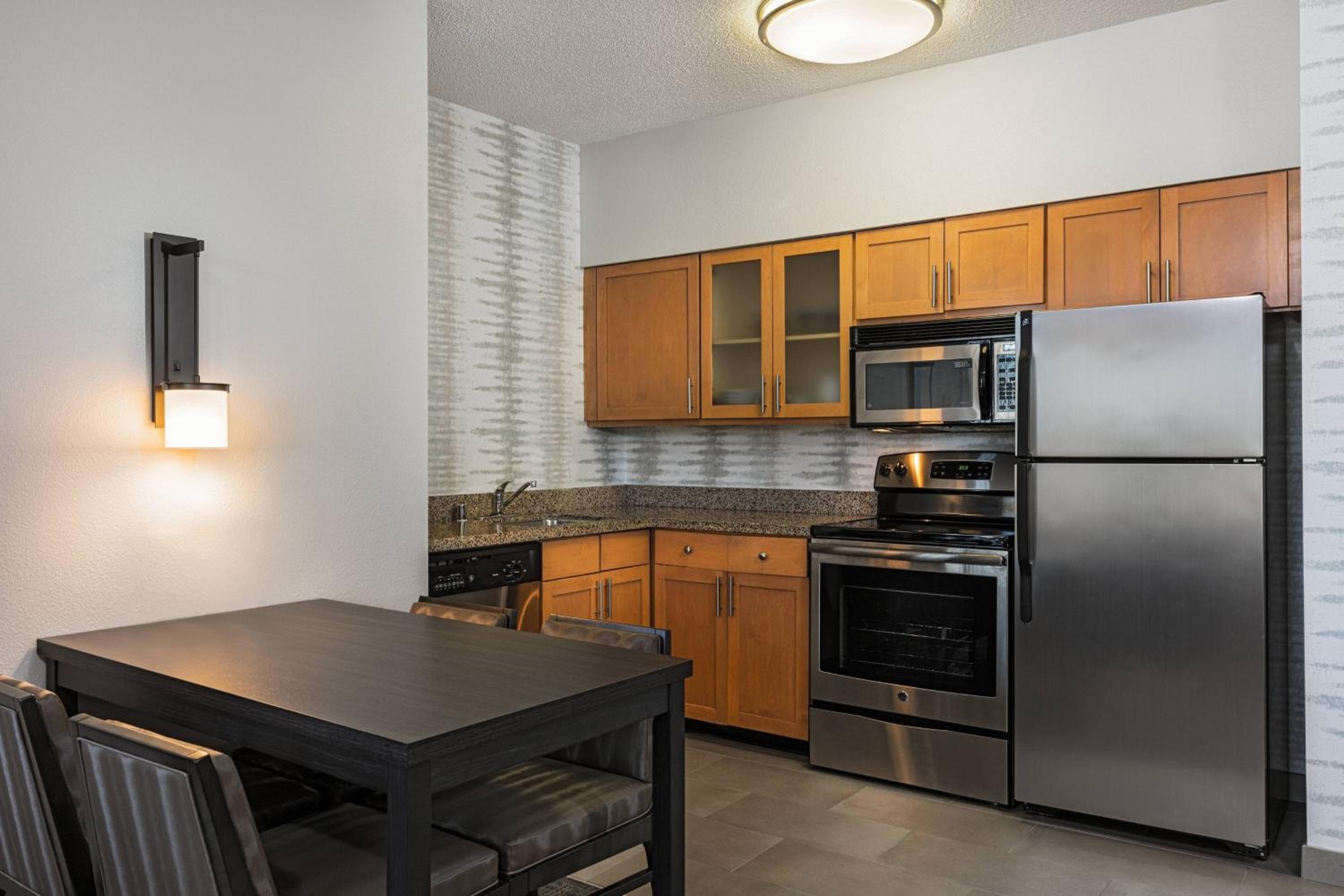 Two-Bedroom Suite - Photo 2
