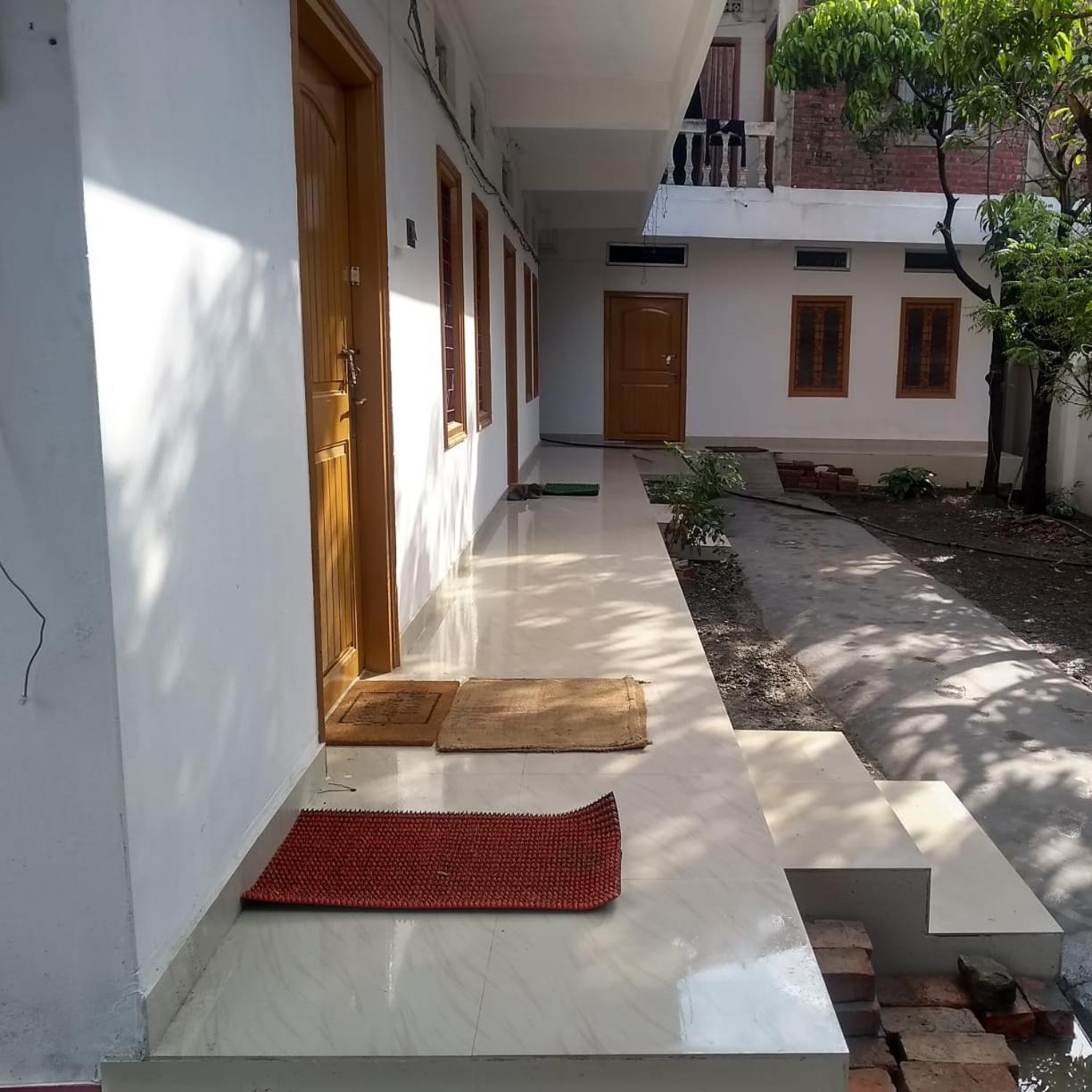 Single Room with Private Bathroom photo 1