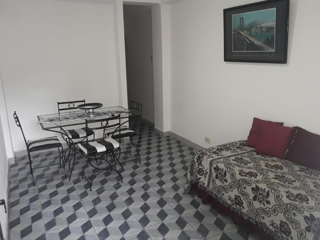 One-Bedroom Apartment photo 3