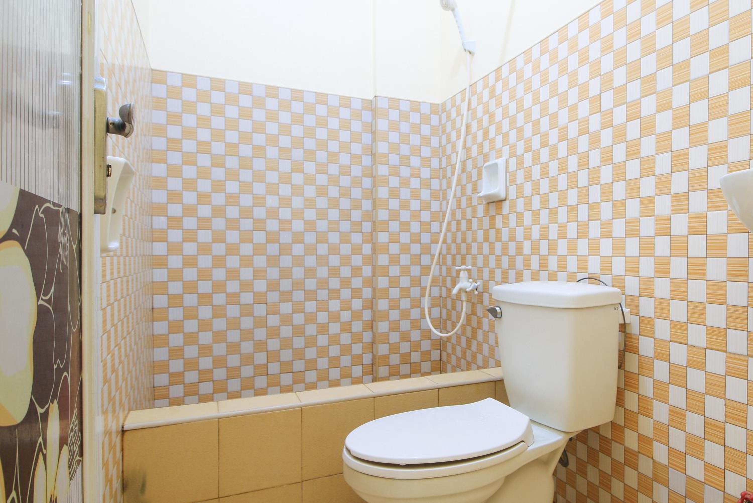 Standard Double Room - Photo 8