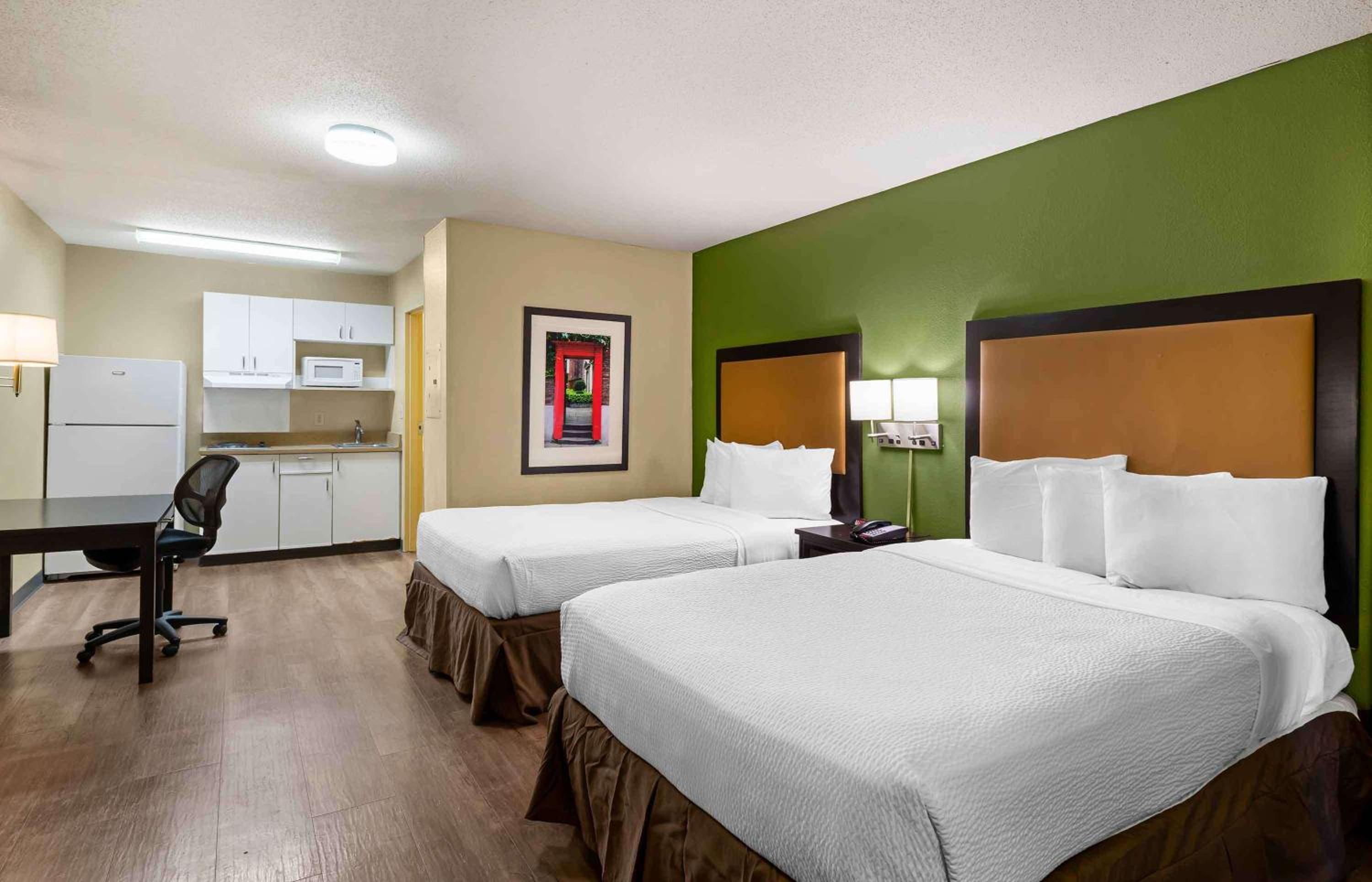 Studio with 2 Double Beds - Non-Smoking