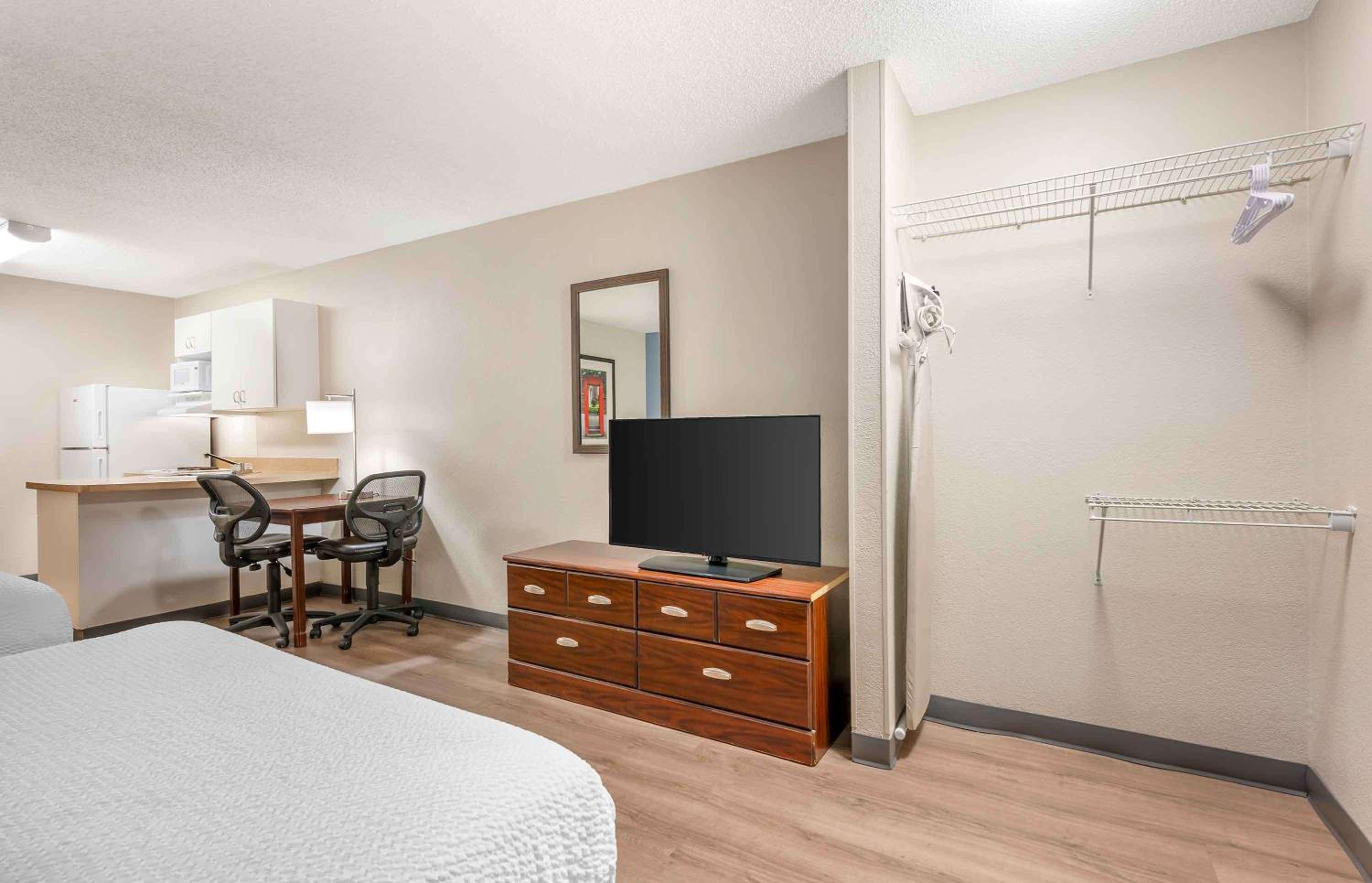 Studio with 2 Double Beds - Non-Smoking - Photo 6