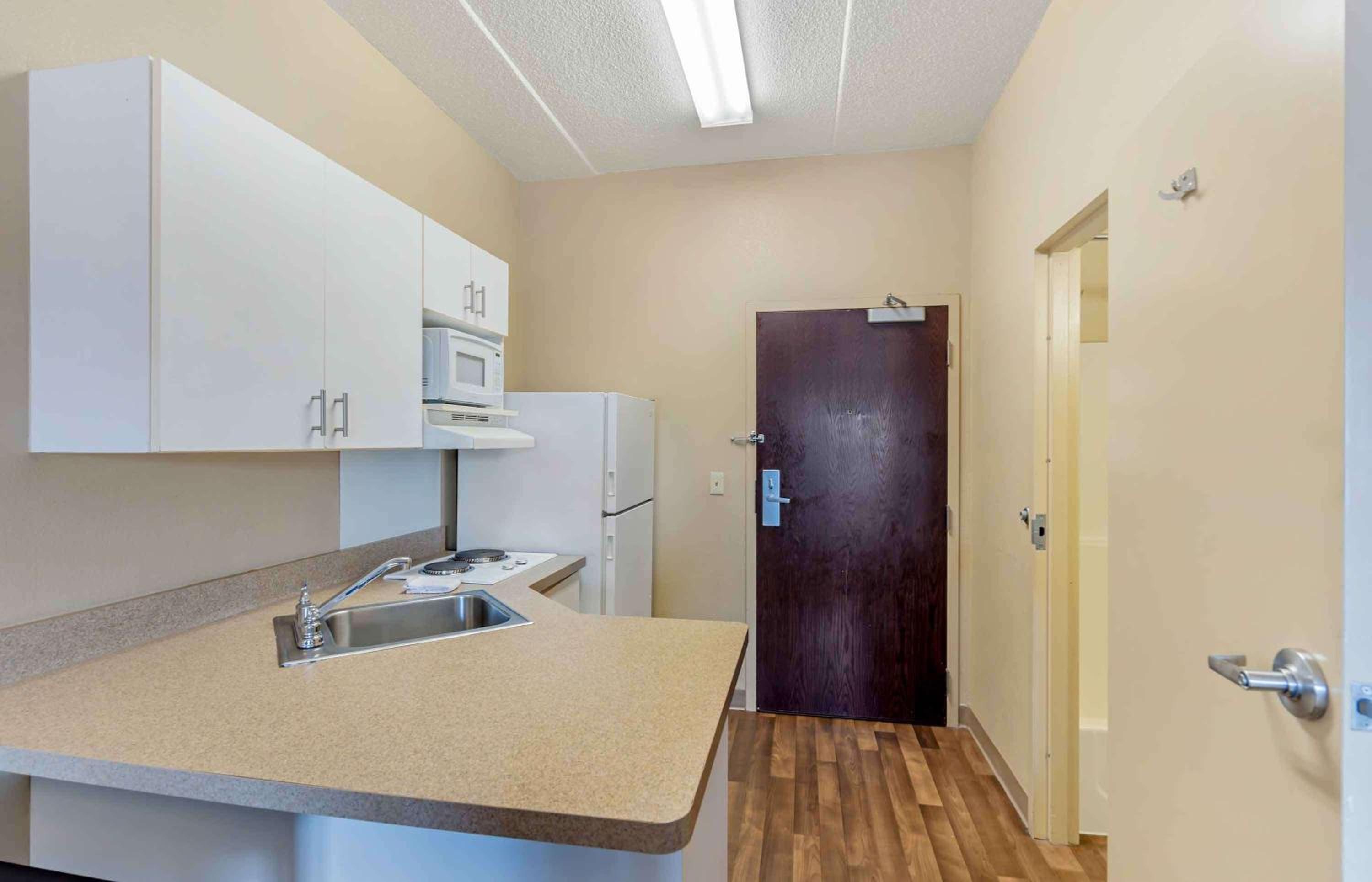Studio Suite with Two Double Beds - Non-Smoking - Photo 11