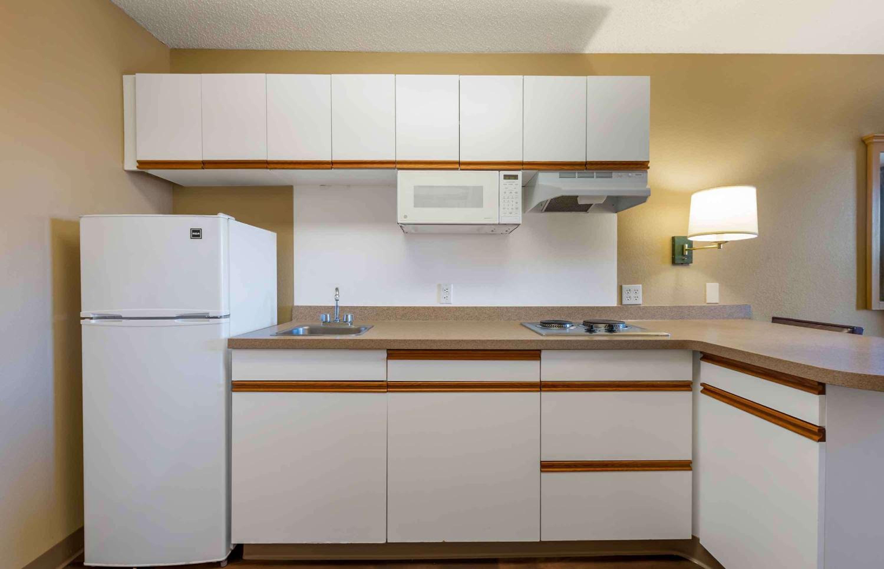 1 Queen Bed | ADA/RI Shower/Smoking/Kitchen - Photo 3