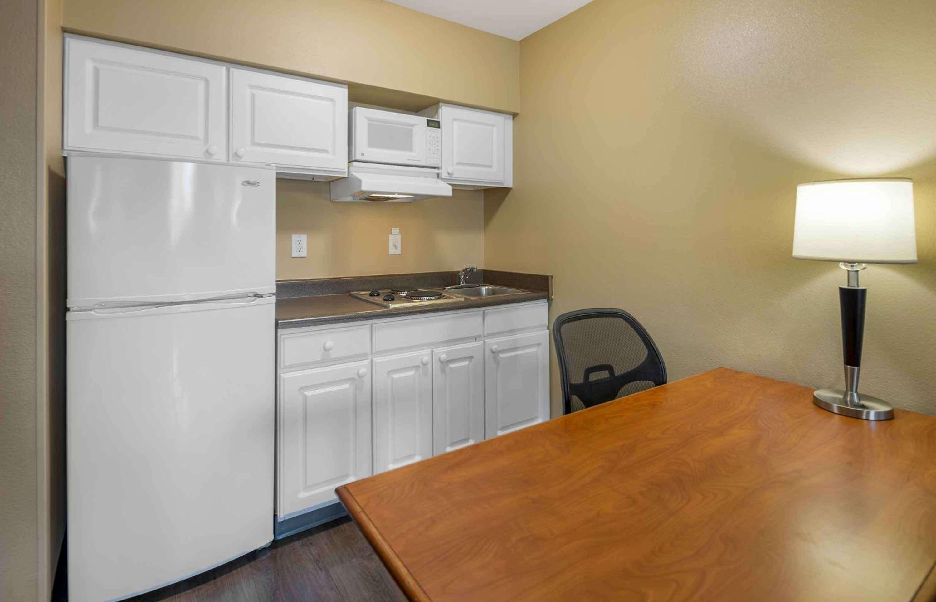 Double Queen Studio with Kitchen - Photo 6
