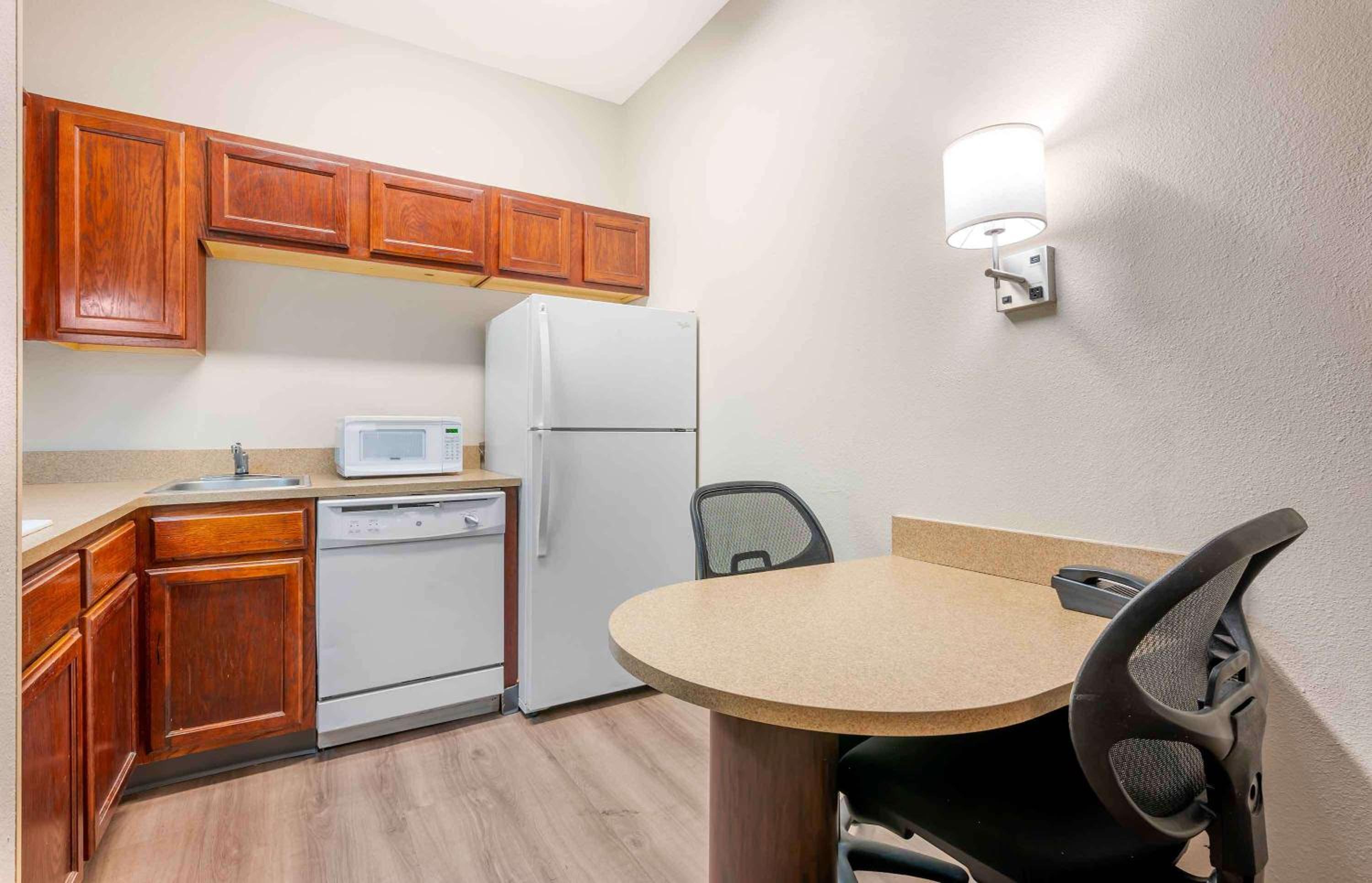 One Bedroom Suite with 2 Double Beds - Non-Smoking - Photo 3