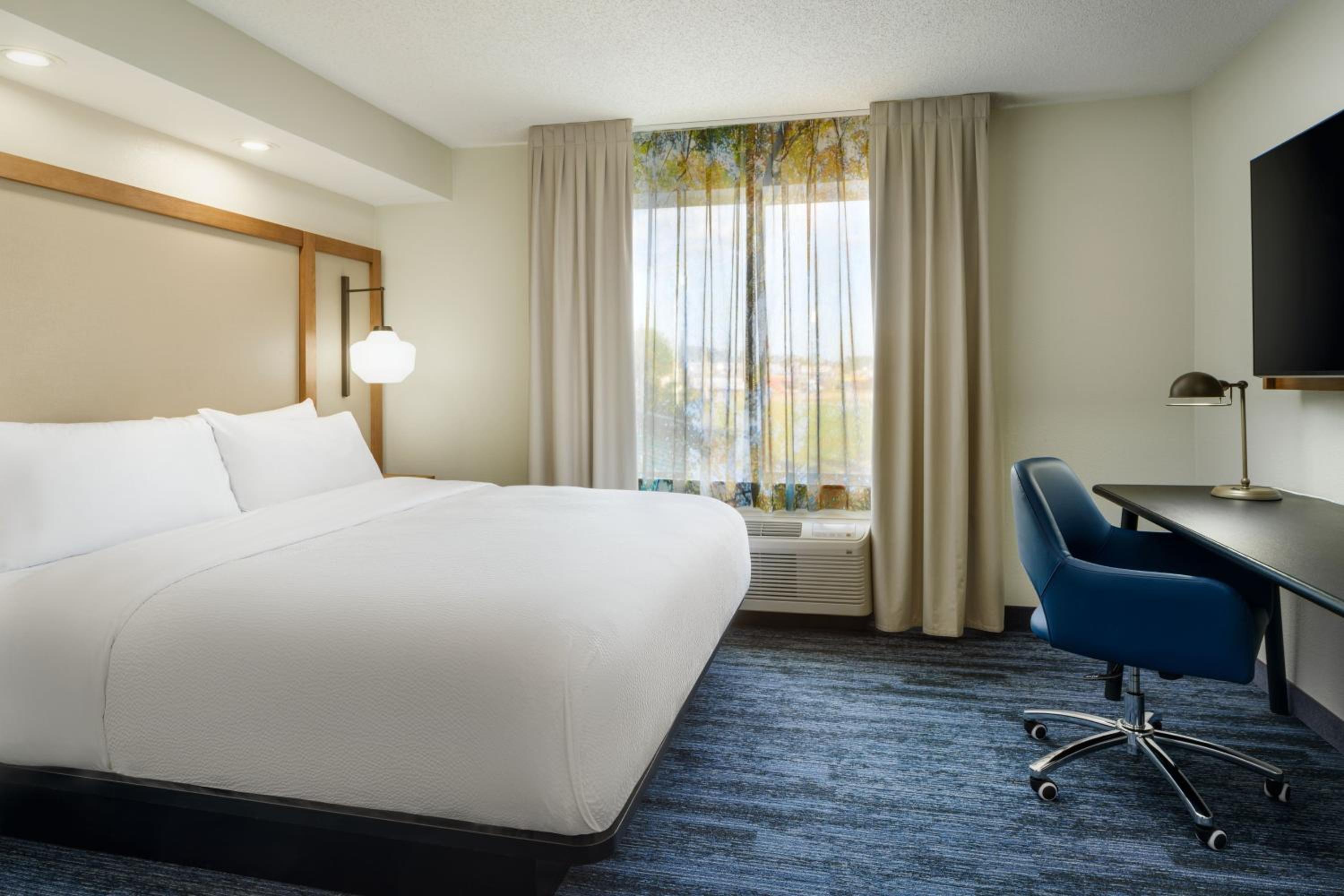 King Suite - Photo 3