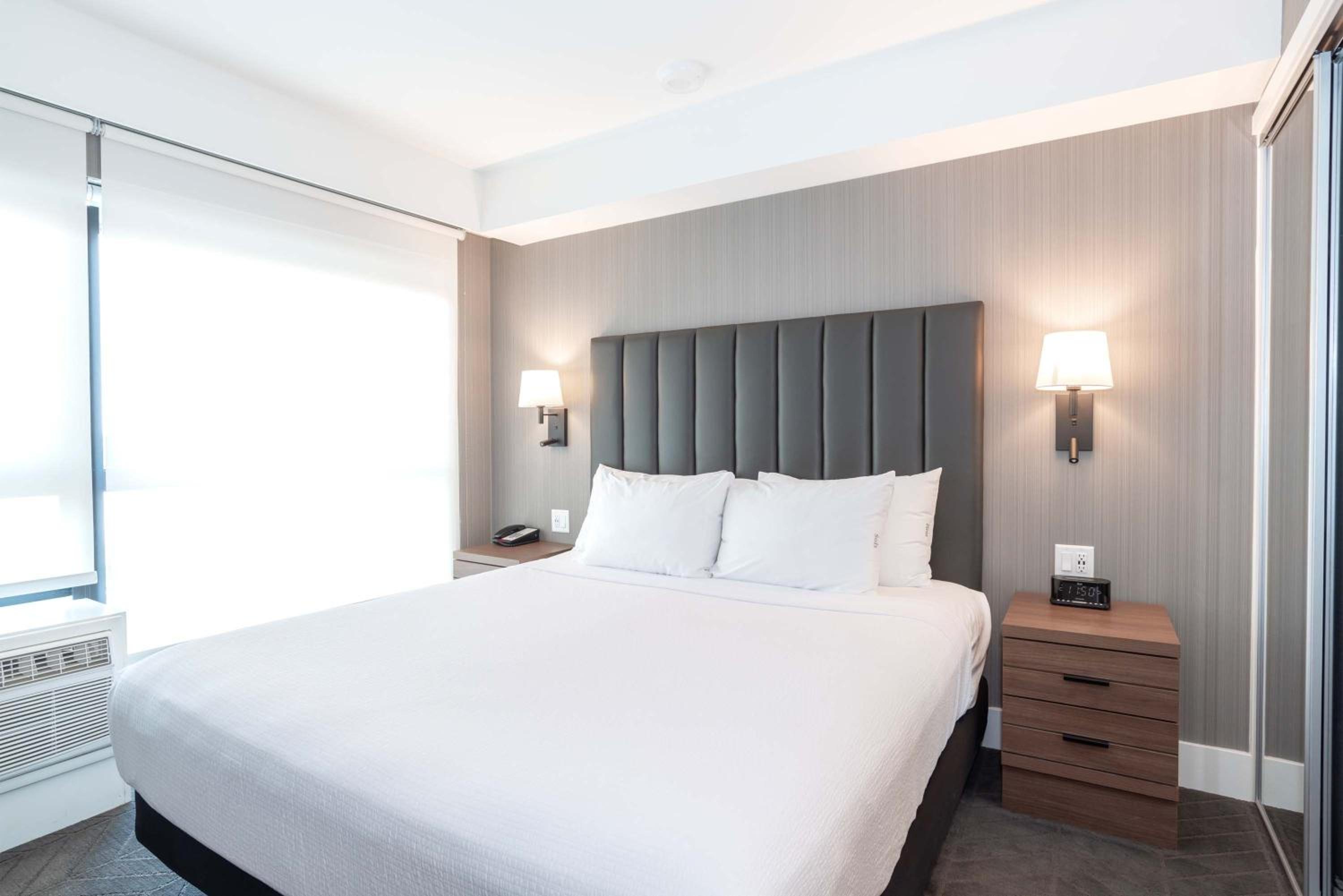 Standard Suite, 1 King Bed, Kitchen - Photo 1