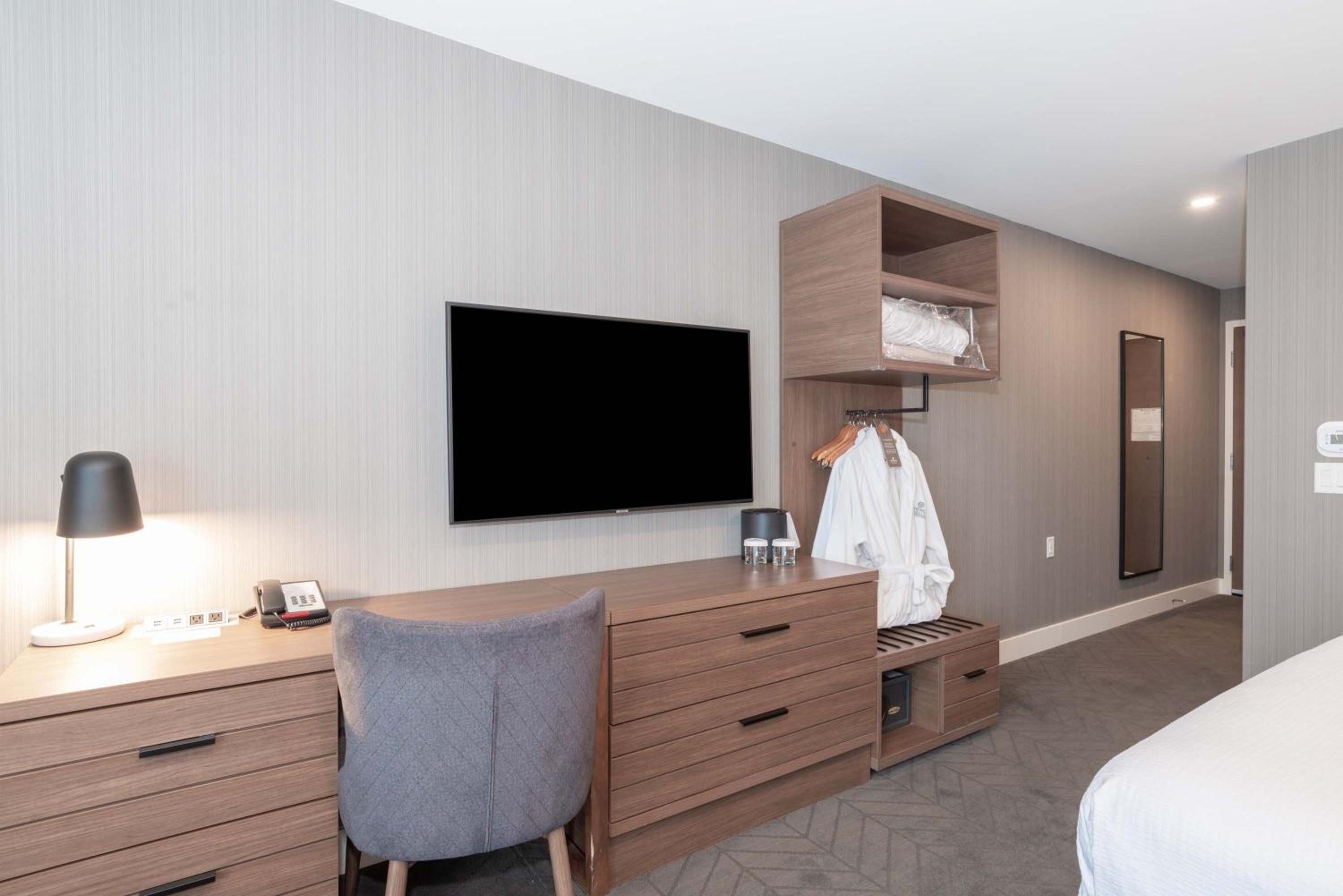 Accessible Room, 1 Queen Bed - Photo 2
