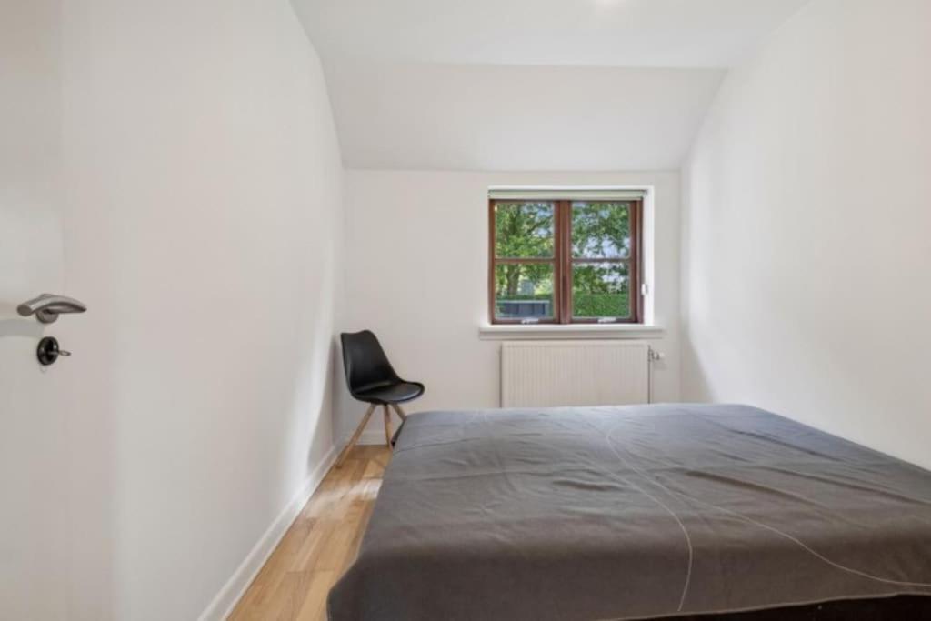 Two-Bedroom House photo 2