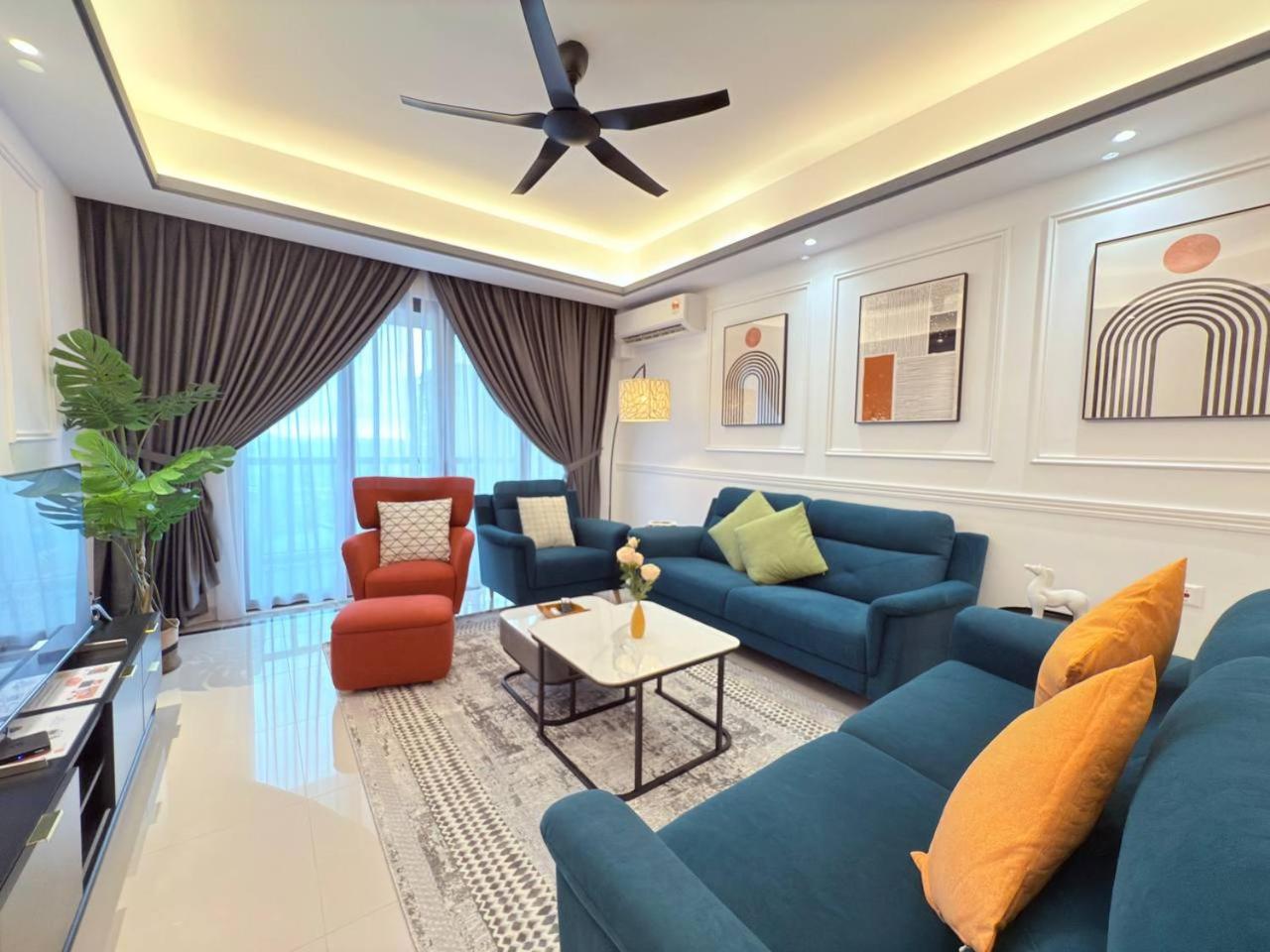 Four-Bedroom Luxury Apartment