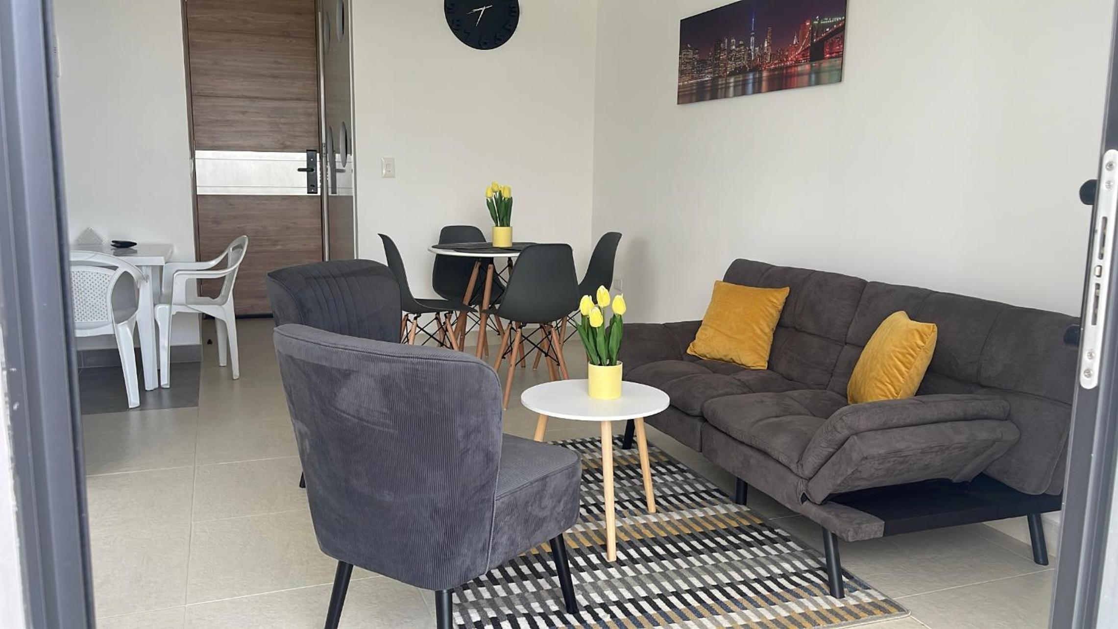 One-Bedroom Apartment with Sea View and Balcony photo 2