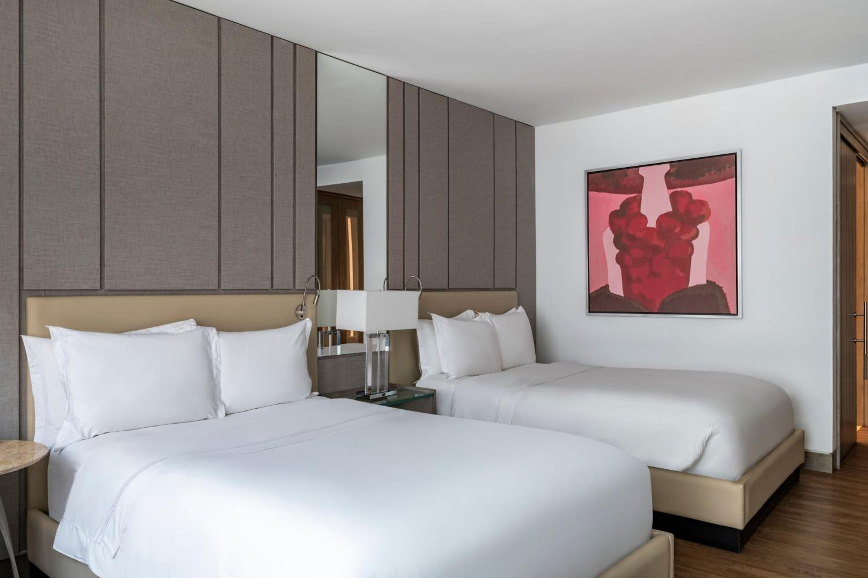 Double Room with Two Double Beds - Concierge Level photo 3